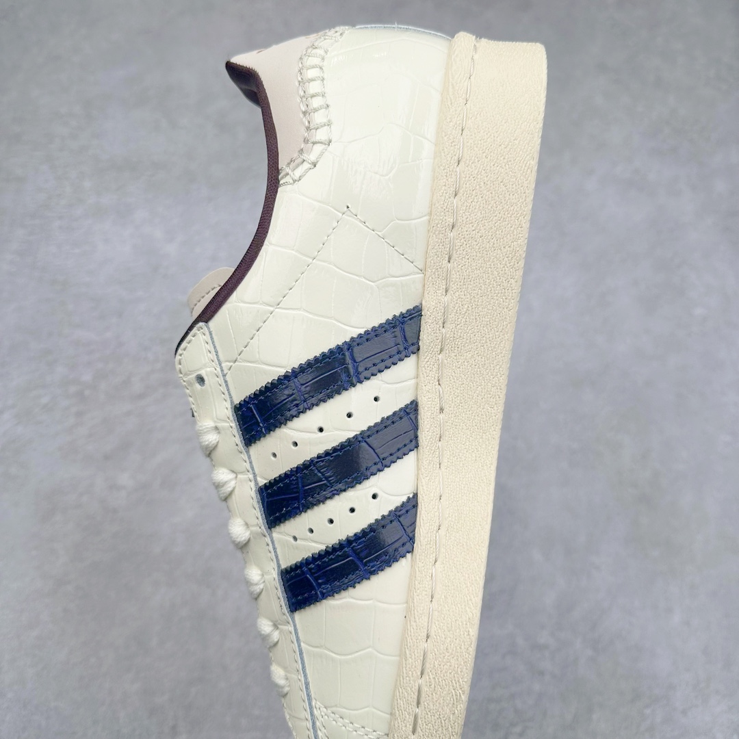 图片[7]-AD Originals Superstar 经典复古贝壳头板鞋 JP7161 诞生于1969年 是第一双将全皮面鞋 身与橡胶鞋头结合在一起的低帮篮球鞋 Superstar最开始 是作为高帮篮球鞋Pro Model的低帮版本而出现的 但因为其独特和醒目的橡胶鞋头造型而让大家熟知 被大家形象地称为\\\”shelltoe\\\”贝壳头 在70年代的美国职业篮球场上 接近3/4的NBA球员都将这双Superstar作为场上用鞋 80年代之后 经过不断的改良和发展 Superstar逐渐成为横跨时装、音乐、街头文化、休闲和运动等各大领域的时尚潮鞋 尺码：36 36.5 37 38 38.5 39 40 40.5 41 42 42.5 43 44 44.5 45-选品中心