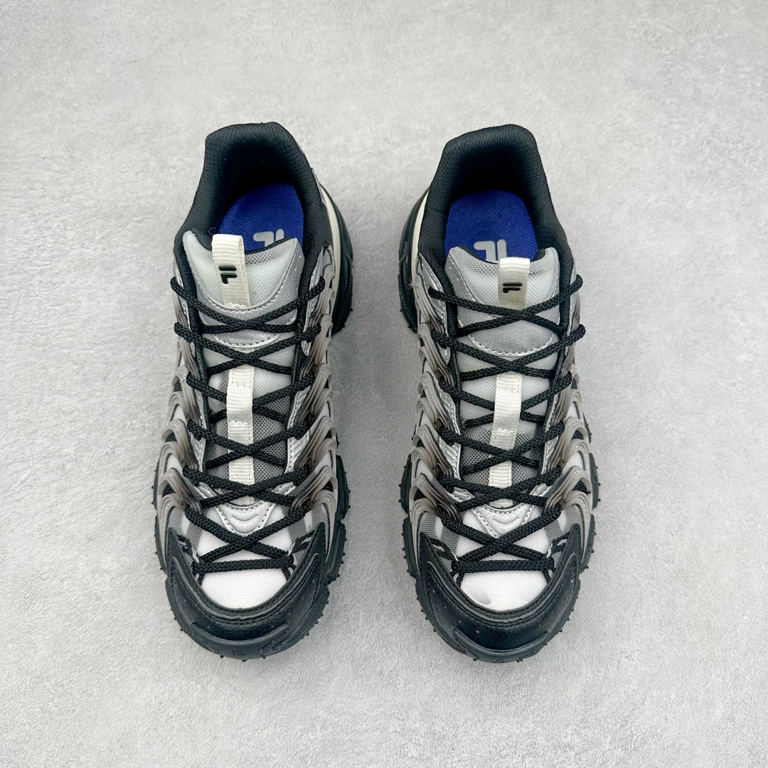 图片[2]-FILA FUSION BRACKET 斐乐时尚舒适网布织物防滑耐磨低帮训练跑步鞋 FUSION 系列传承了 FILA 的百年基因，融入年轻运动及潮流文化，成为引领变革、创新突破的一代。以“1+N” 的跨界合作模式重现经典的同时创造经典。带来最出其不意的跨界合作惊喜。同时，FILAFUSION把FILA 的 DNA 融入到定制体验里，你可以随心制造厲于你的产品。FILA FUSION 的鞋家族涵盖了老爹鞋、跑步鞋、网球鞋、季节款。风格复古新潮，满足了时尚人士出行及各类运动的搭配需求，成为当下年轻人筷拥的鞋类品牌之一。FILA FUSION 走进年轻人的世界，通过年轻人运动，街舞，滑板，篮球，展现 FILA FUSION 的潮流态度和年轻文化。FILA FUSION 认为末来属于引领变革、创新突破的年轻一代，让我们一起构成 FILA 未来的蓝图吧！尺码：35.5 36 36.5 37.5 38 38.5 39 40 40.5 41 42 42.5 43 44 44.5 45 45.5-选品中心