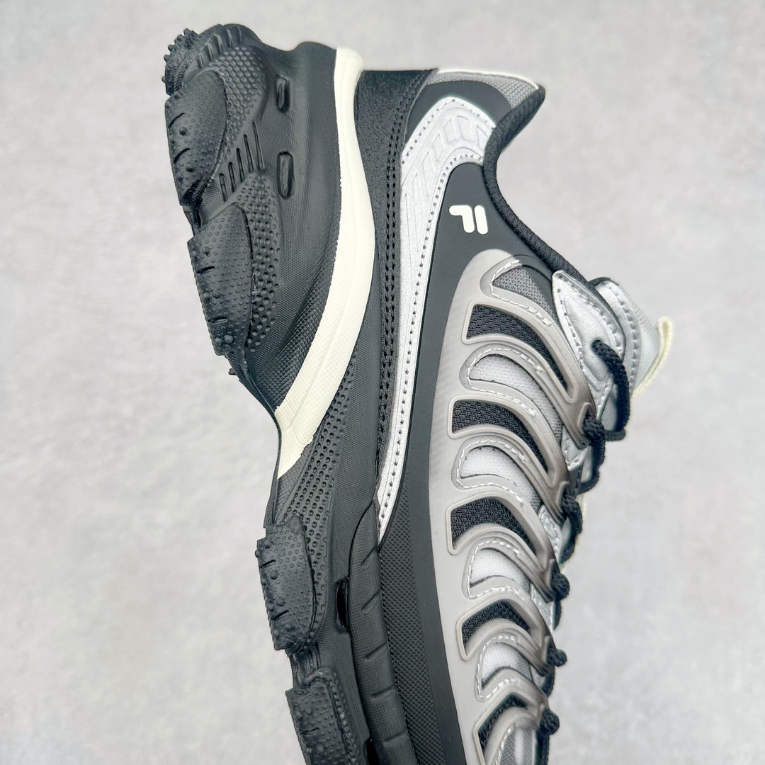 图片[6]-FILA FUSION BRACKET 斐乐时尚舒适网布织物防滑耐磨低帮训练跑步鞋 FUSION 系列传承了 FILA 的百年基因，融入年轻运动及潮流文化，成为引领变革、创新突破的一代。以“1+N” 的跨界合作模式重现经典的同时创造经典。带来最出其不意的跨界合作惊喜。同时，FILAFUSION把FILA 的 DNA 融入到定制体验里，你可以随心制造厲于你的产品。FILA FUSION 的鞋家族涵盖了老爹鞋、跑步鞋、网球鞋、季节款。风格复古新潮，满足了时尚人士出行及各类运动的搭配需求，成为当下年轻人筷拥的鞋类品牌之一。FILA FUSION 走进年轻人的世界，通过年轻人运动，街舞，滑板，篮球，展现 FILA FUSION 的潮流态度和年轻文化。FILA FUSION 认为末来属于引领变革、创新突破的年轻一代，让我们一起构成 FILA 未来的蓝图吧！尺码：35.5 36 36.5 37.5 38 38.5 39 40 40.5 41 42 42.5 43 44 44.5 45 45.5-选品中心