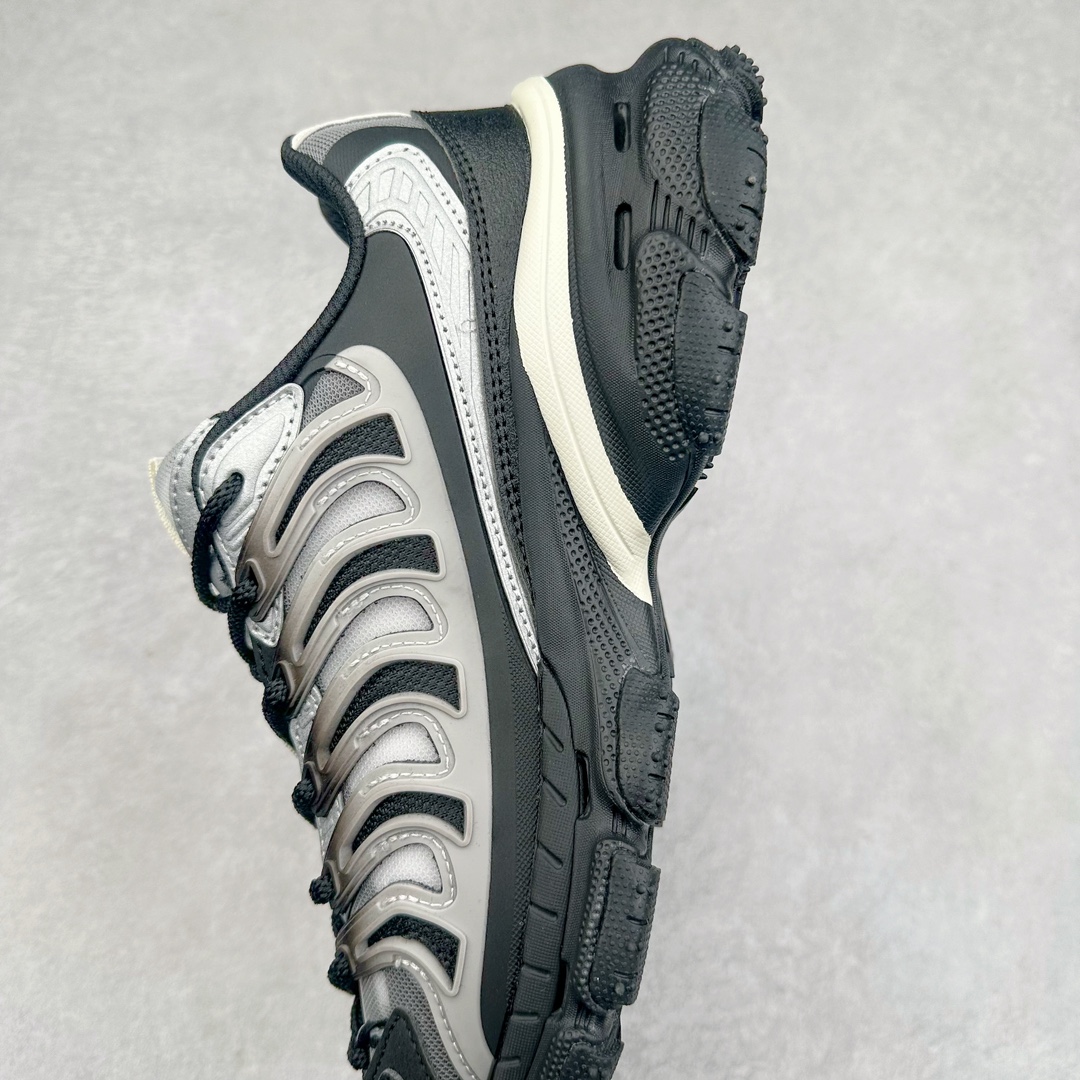 图片[7]-FILA FUSION BRACKET 斐乐时尚舒适网布织物防滑耐磨低帮训练跑步鞋 FUSION 系列传承了 FILA 的百年基因，融入年轻运动及潮流文化，成为引领变革、创新突破的一代。以“1+N” 的跨界合作模式重现经典的同时创造经典。带来最出其不意的跨界合作惊喜。同时，FILAFUSION把FILA 的 DNA 融入到定制体验里，你可以随心制造厲于你的产品。FILA FUSION 的鞋家族涵盖了老爹鞋、跑步鞋、网球鞋、季节款。风格复古新潮，满足了时尚人士出行及各类运动的搭配需求，成为当下年轻人筷拥的鞋类品牌之一。FILA FUSION 走进年轻人的世界，通过年轻人运动，街舞，滑板，篮球，展现 FILA FUSION 的潮流态度和年轻文化。FILA FUSION 认为末来属于引领变革、创新突破的年轻一代，让我们一起构成 FILA 未来的蓝图吧！尺码：35.5 36 36.5 37.5 38 38.5 39 40 40.5 41 42 42.5 43 44 44.5 45 45.5-选品中心