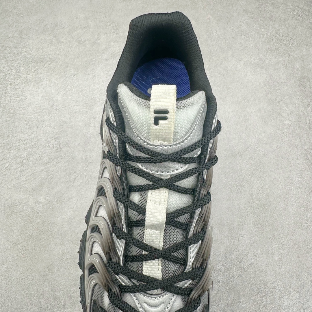 图片[5]-FILA FUSION BRACKET 斐乐时尚舒适网布织物防滑耐磨低帮训练跑步鞋 FUSION 系列传承了 FILA 的百年基因，融入年轻运动及潮流文化，成为引领变革、创新突破的一代。以“1+N” 的跨界合作模式重现经典的同时创造经典。带来最出其不意的跨界合作惊喜。同时，FILAFUSION把FILA 的 DNA 融入到定制体验里，你可以随心制造厲于你的产品。FILA FUSION 的鞋家族涵盖了老爹鞋、跑步鞋、网球鞋、季节款。风格复古新潮，满足了时尚人士出行及各类运动的搭配需求，成为当下年轻人筷拥的鞋类品牌之一。FILA FUSION 走进年轻人的世界，通过年轻人运动，街舞，滑板，篮球，展现 FILA FUSION 的潮流态度和年轻文化。FILA FUSION 认为末来属于引领变革、创新突破的年轻一代，让我们一起构成 FILA 未来的蓝图吧！尺码：35.5 36 36.5 37.5 38 38.5 39 40 40.5 41 42 42.5 43 44 44.5 45 45.5-选品中心