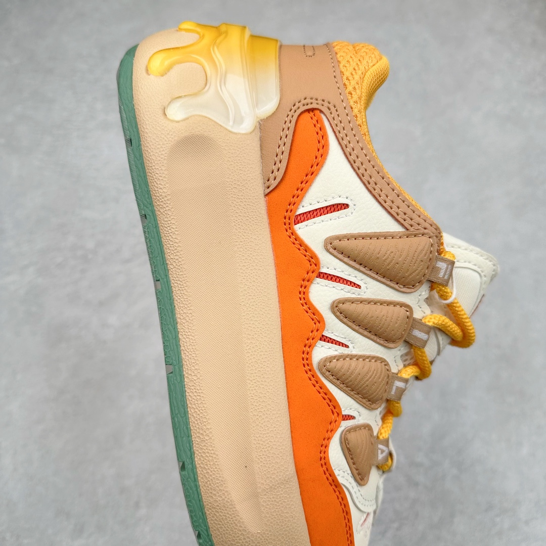 图片[6]-FILA CARROT 2 斐乐萝卜鞋2.0 经典百搭休闲 防滑减震耐磨低帮板鞋 传承了 FILA 的百年基因，融入年轻运动及潮流文化，成为引领变革、创新突破的一代。以“1+N” 的跨界合作模式重现经典的同时创造经典。带来最出其不意的跨界合作惊喜。同时，FILAFUSION把FILA 的 DNA 融入到定制体验里，你可以随心制造厲于你的产品。FILA FUSION 的鞋家族涵盖了老爹鞋、跑步鞋、网球鞋、季节款。风格复古新潮，满足了时尚人士出行及各类运动的搭配需求，成为当下年轻人筷拥的鞋类品牌之一。FILA FUSION 走进年轻人的世界，通过年轻人运动，街舞，滑板，篮球，展现 FILA FUSION 的潮流态度和年轻文化。FILA FUSION 认为末来属于引领变革、创新突破的年轻一代，让我们一起构成 FILA 未来的蓝图吧！尺码：35.5 36 36.5 37.5 38 38.5 39 40-选品中心