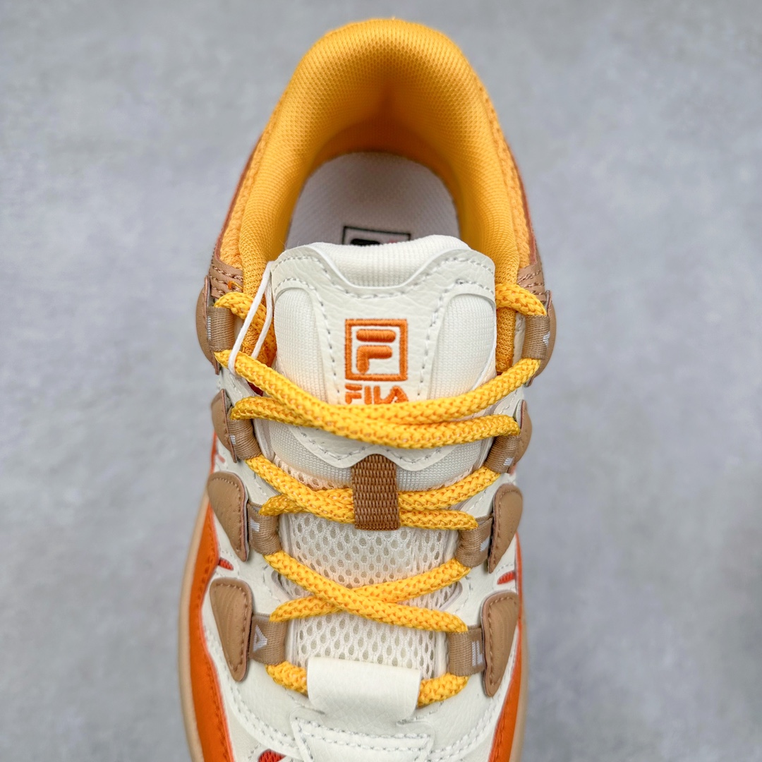 图片[5]-FILA CARROT 2 斐乐萝卜鞋2.0 经典百搭休闲 防滑减震耐磨低帮板鞋 传承了 FILA 的百年基因，融入年轻运动及潮流文化，成为引领变革、创新突破的一代。以“1+N” 的跨界合作模式重现经典的同时创造经典。带来最出其不意的跨界合作惊喜。同时，FILAFUSION把FILA 的 DNA 融入到定制体验里，你可以随心制造厲于你的产品。FILA FUSION 的鞋家族涵盖了老爹鞋、跑步鞋、网球鞋、季节款。风格复古新潮，满足了时尚人士出行及各类运动的搭配需求，成为当下年轻人筷拥的鞋类品牌之一。FILA FUSION 走进年轻人的世界，通过年轻人运动，街舞，滑板，篮球，展现 FILA FUSION 的潮流态度和年轻文化。FILA FUSION 认为末来属于引领变革、创新突破的年轻一代，让我们一起构成 FILA 未来的蓝图吧！尺码：35.5 36 36.5 37.5 38 38.5 39 40-选品中心