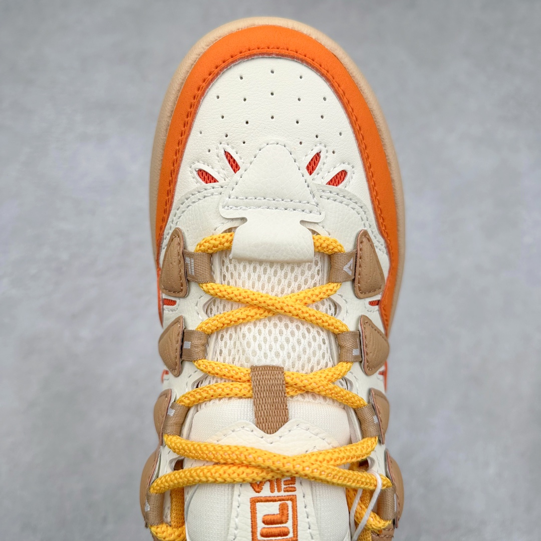 图片[4]-FILA CARROT 2 斐乐萝卜鞋2.0 经典百搭休闲 防滑减震耐磨低帮板鞋 传承了 FILA 的百年基因，融入年轻运动及潮流文化，成为引领变革、创新突破的一代。以“1+N” 的跨界合作模式重现经典的同时创造经典。带来最出其不意的跨界合作惊喜。同时，FILAFUSION把FILA 的 DNA 融入到定制体验里，你可以随心制造厲于你的产品。FILA FUSION 的鞋家族涵盖了老爹鞋、跑步鞋、网球鞋、季节款。风格复古新潮，满足了时尚人士出行及各类运动的搭配需求，成为当下年轻人筷拥的鞋类品牌之一。FILA FUSION 走进年轻人的世界，通过年轻人运动，街舞，滑板，篮球，展现 FILA FUSION 的潮流态度和年轻文化。FILA FUSION 认为末来属于引领变革、创新突破的年轻一代，让我们一起构成 FILA 未来的蓝图吧！尺码：35.5 36 36.5 37.5 38 38.5 39 40-选品中心