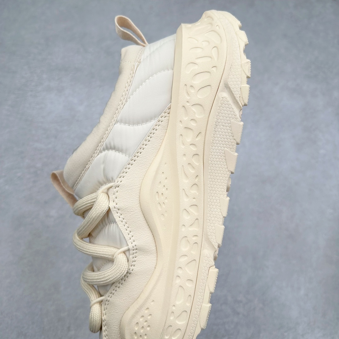 图片[7]-HOKA ONE ONE Ora Primo 舒适防滑低帮生活休闲鞋 虽然是以一脚蹬作为设计理念 但完全不会出现不跟脚的情况 可以看到带有一部分后跟 做到不束缚同时可以有效防止掉跟 厚度可观的鞋垫上带有凸起的纹理 上脚不会有异物感并防止打滑 鞋底搭载滚动平衡技术 为玩家提供缓震支持与舒适脚感 尺码：36 36.5 37.5 38 38.5 39 40 40.5 41 42 42.5 43 44 44.5 45 46 47-选品中心