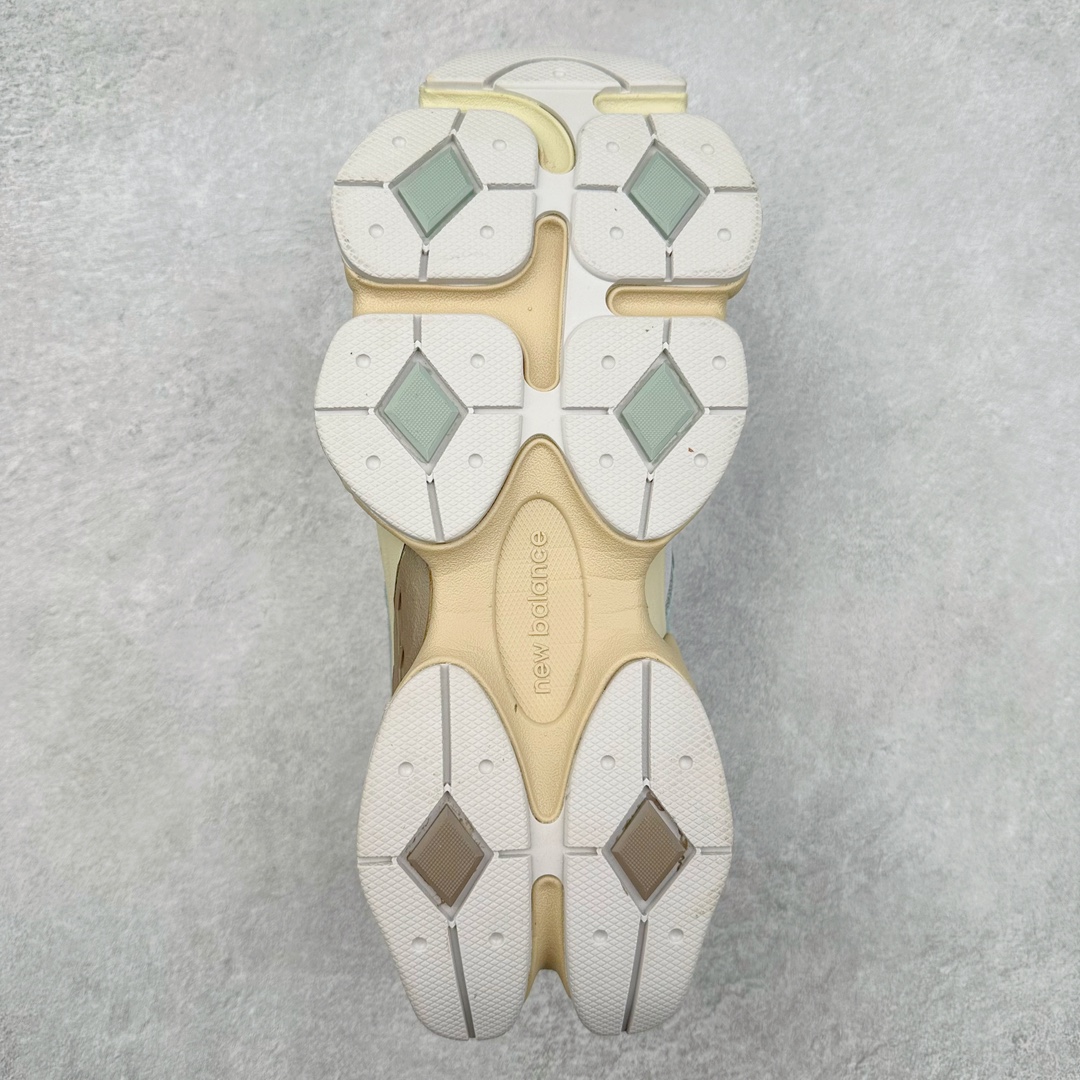 图片[9]-＃纯原特价福利 New Balance NB9060系列 新百伦绒面革网布经典百搭防滑耐磨透气低帮生活休闲鞋 全套原楦原纸板原厂数据开发 进口三明治网面 原装进口翻毛皮料正确绒感卡色 正确中底拉帮中底网布细节 原厂标裁 带紫光防伪 定制后跟透明水晶模块 冲裁组合 大底贴合程度胶水上色把控完美 整洁度挑战全网艺术家 多道序QC把关品质完善 匠心打造 耗时两个月开发完成 工艺极其复杂难度可想而知 新开独立私模大底 全网唯一正确六层组合大底 高端零售专供产物 尺码：36 37 37.5 38 38.5 39 40 40.5 41 42 42.5 43 44 45 46.5-选品中心