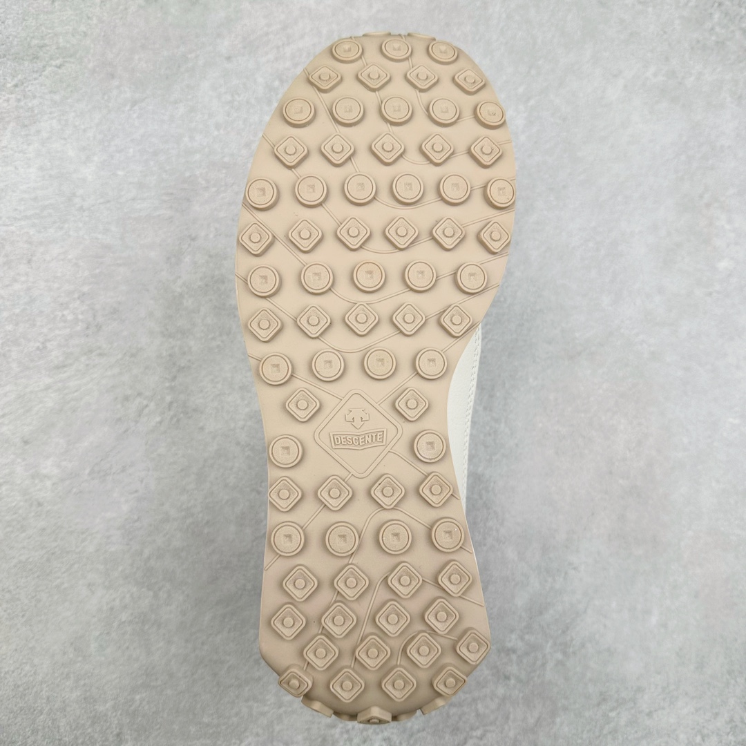 图片[9]-DESCENTE Sport Style Chron Racer迪桑特舒适百搭防滑耐磨低帮生活休闲鞋 是一款集复古与现代于一体的低帮跑步鞋 简洁的牛皮鞋面不仅彰显出时尚的质感 还适用于多种场合的穿搭 这款鞋子的透气性能极佳 轻质弹性鞋底则提供了良好的舒适度和耐磨性 使你在行走或跑步时都能感受到脚底的柔软与支撑 尺码：36 36.5 37.5 38 38.5 39 40 40.5 41 42 42.5 43 44 44.5 45-选品中心