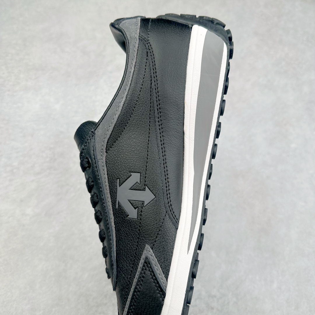 图片[7]-DESCENTE Sport Style Chron Racer迪桑特舒适百搭防滑耐磨低帮生活休闲鞋 是一款集复古与现代于一体的低帮跑步鞋 简洁的牛皮鞋面不仅彰显出时尚的质感 还适用于多种场合的穿搭 这款鞋子的透气性能极佳 轻质弹性鞋底则提供了良好的舒适度和耐磨性 使你在行走或跑步时都能感受到脚底的柔软与支撑 尺码：36 36.5 37.5 38 38.5 39 40 40.5 41 42 42.5 43 44 44.5 45-选品中心