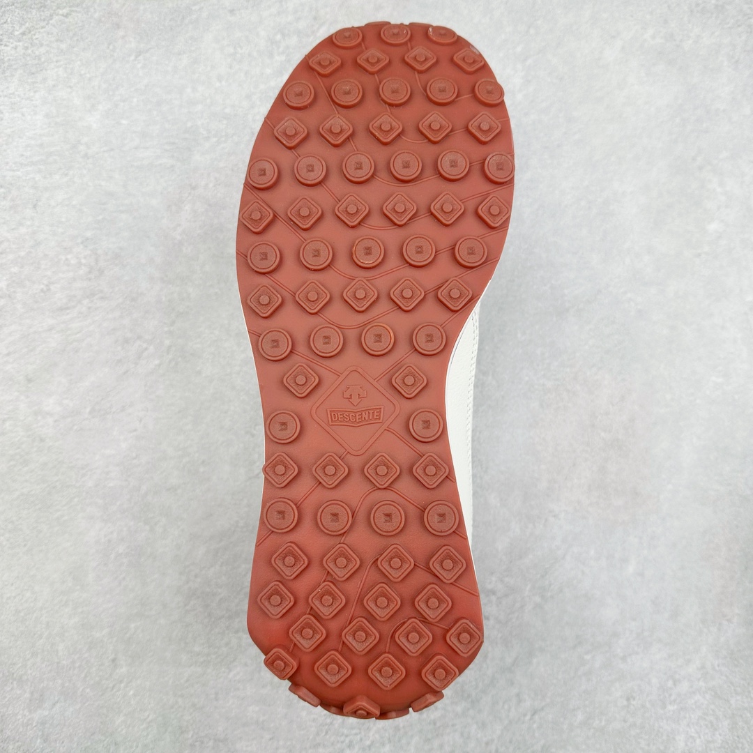 图片[9]-DESCENTE Sport Style Chron Racer迪桑特舒适百搭防滑耐磨低帮生活休闲鞋 是一款集复古与现代于一体的低帮跑步鞋 简洁的牛皮鞋面不仅彰显出时尚的质感 还适用于多种场合的穿搭 这款鞋子的透气性能极佳 轻质弹性鞋底则提供了良好的舒适度和耐磨性 使你在行走或跑步时都能感受到脚底的柔软与支撑 尺码：36 36.5 37.5 38 38.5 39 40 40.5 41 42 42.5 43 44 44.5 45-选品中心