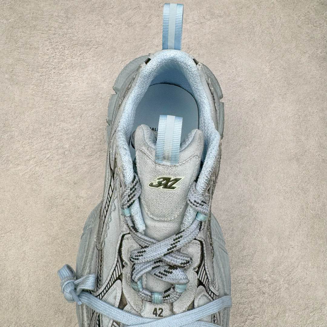 图片[5]-＃OG纯原 BALENCIAGA 3XL Sneakers 巴黎世家十代网布系带低帮走秀复古老爹鞋 黑色闪钻 全套原纸板楦头开发 最原汁原味的灵魂版型 全鞋荧光划线卡点 胶水把控整洁度追求极致完美 每一双都是工艺品 多重QC质检 超越公司货的品控标准 实实在在的免检产品 原盒原配 正确字体电绣 粗细、位置、大小正确 侧边TPU 透气孔匹配意产原版 正确分离大底 TPU软底 原版一致大底LOGO 立体感十足 原厂皮料水洗做旧 采购原厂网纱 不含皮革 网布材料和聚氨酯 磨损效果 鞋头边缘和后帮 Balenciaga 徽标 鞋面和后跟凸印尺码 鞋舌 3XL 橡胶品牌标识和反光细节 鞋帮拉袢和鞋舌拉祥 配反光细节 备用鞋带在鞋履前侧 可在穿着前取下 便于不同造型搭配 正常尺码 尺码：35 36 37 38 39 40 41 42 43 44 45 46-选品中心