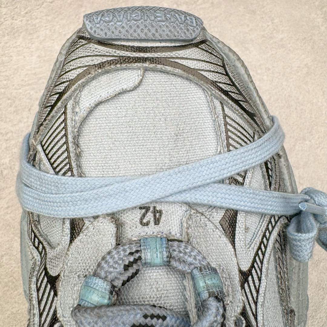 图片[16]-＃OG纯原 BALENCIAGA 3XL Sneakers 巴黎世家十代网布系带低帮走秀复古老爹鞋 黑色闪钻 全套原纸板楦头开发 最原汁原味的灵魂版型 全鞋荧光划线卡点 胶水把控整洁度追求极致完美 每一双都是工艺品 多重QC质检 超越公司货的品控标准 实实在在的免检产品 原盒原配 正确字体电绣 粗细、位置、大小正确 侧边TPU 透气孔匹配意产原版 正确分离大底 TPU软底 原版一致大底LOGO 立体感十足 原厂皮料水洗做旧 采购原厂网纱 不含皮革 网布材料和聚氨酯 磨损效果 鞋头边缘和后帮 Balenciaga 徽标 鞋面和后跟凸印尺码 鞋舌 3XL 橡胶品牌标识和反光细节 鞋帮拉袢和鞋舌拉祥 配反光细节 备用鞋带在鞋履前侧 可在穿着前取下 便于不同造型搭配 正常尺码 尺码：35 36 37 38 39 40 41 42 43 44 45 46-选品中心