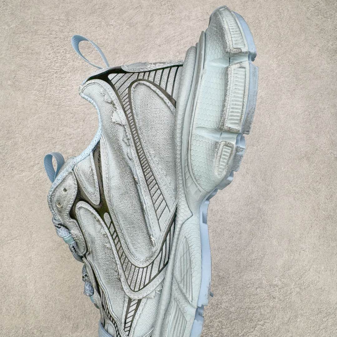 图片[7]-＃OG纯原 BALENCIAGA 3XL Sneakers 巴黎世家十代网布系带低帮走秀复古老爹鞋 黑色闪钻 全套原纸板楦头开发 最原汁原味的灵魂版型 全鞋荧光划线卡点 胶水把控整洁度追求极致完美 每一双都是工艺品 多重QC质检 超越公司货的品控标准 实实在在的免检产品 原盒原配 正确字体电绣 粗细、位置、大小正确 侧边TPU 透气孔匹配意产原版 正确分离大底 TPU软底 原版一致大底LOGO 立体感十足 原厂皮料水洗做旧 采购原厂网纱 不含皮革 网布材料和聚氨酯 磨损效果 鞋头边缘和后帮 Balenciaga 徽标 鞋面和后跟凸印尺码 鞋舌 3XL 橡胶品牌标识和反光细节 鞋帮拉袢和鞋舌拉祥 配反光细节 备用鞋带在鞋履前侧 可在穿着前取下 便于不同造型搭配 正常尺码 尺码：35 36 37 38 39 40 41 42 43 44 45 46-选品中心