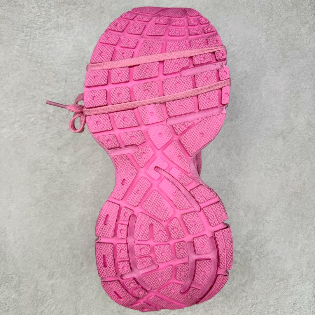 图片[9]-＃OG纯原 BALENCIAGA 3XL Sneakers 巴黎世家十代网布系带低帮走秀复古老爹鞋 黑色闪钻 全套原纸板楦头开发 最原汁原味的灵魂版型 全鞋荧光划线卡点 胶水把控整洁度追求极致完美 每一双都是工艺品 多重QC质检 超越公司货的品控标准 实实在在的免检产品 原盒原配 正确字体电绣 粗细、位置、大小正确 侧边TPU 透气孔匹配意产原版 正确分离大底 TPU软底 原版一致大底LOGO 立体感十足 原厂皮料水洗做旧 采购原厂网纱 不含皮革 网布材料和聚氨酯 磨损效果 鞋头边缘和后帮 Balenciaga 徽标 鞋面和后跟凸印尺码 鞋舌 3XL 橡胶品牌标识和反光细节 鞋帮拉袢和鞋舌拉祥 配反光细节 备用鞋带在鞋履前侧 可在穿着前取下 便于不同造型搭配 正常尺码 尺码：35 36 37 38 39 40 41 42 43 44 45 46-选品中心