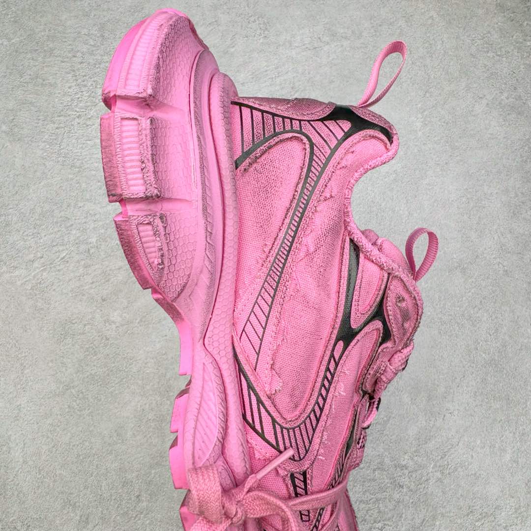 图片[6]-＃OG纯原 BALENCIAGA 3XL Sneakers 巴黎世家十代网布系带低帮走秀复古老爹鞋 黑色闪钻 全套原纸板楦头开发 最原汁原味的灵魂版型 全鞋荧光划线卡点 胶水把控整洁度追求极致完美 每一双都是工艺品 多重QC质检 超越公司货的品控标准 实实在在的免检产品 原盒原配 正确字体电绣 粗细、位置、大小正确 侧边TPU 透气孔匹配意产原版 正确分离大底 TPU软底 原版一致大底LOGO 立体感十足 原厂皮料水洗做旧 采购原厂网纱 不含皮革 网布材料和聚氨酯 磨损效果 鞋头边缘和后帮 Balenciaga 徽标 鞋面和后跟凸印尺码 鞋舌 3XL 橡胶品牌标识和反光细节 鞋帮拉袢和鞋舌拉祥 配反光细节 备用鞋带在鞋履前侧 可在穿着前取下 便于不同造型搭配 正常尺码 尺码：35 36 37 38 39 40 41 42 43 44 45 46-选品中心