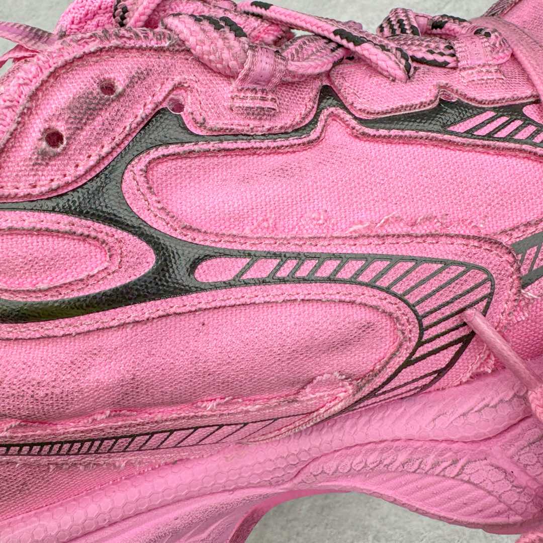 图片[17]-＃OG纯原 BALENCIAGA 3XL Sneakers 巴黎世家十代网布系带低帮走秀复古老爹鞋 黑色闪钻 全套原纸板楦头开发 最原汁原味的灵魂版型 全鞋荧光划线卡点 胶水把控整洁度追求极致完美 每一双都是工艺品 多重QC质检 超越公司货的品控标准 实实在在的免检产品 原盒原配 正确字体电绣 粗细、位置、大小正确 侧边TPU 透气孔匹配意产原版 正确分离大底 TPU软底 原版一致大底LOGO 立体感十足 原厂皮料水洗做旧 采购原厂网纱 不含皮革 网布材料和聚氨酯 磨损效果 鞋头边缘和后帮 Balenciaga 徽标 鞋面和后跟凸印尺码 鞋舌 3XL 橡胶品牌标识和反光细节 鞋帮拉袢和鞋舌拉祥 配反光细节 备用鞋带在鞋履前侧 可在穿着前取下 便于不同造型搭配 正常尺码 尺码：35 36 37 38 39 40 41 42 43 44 45 46-选品中心