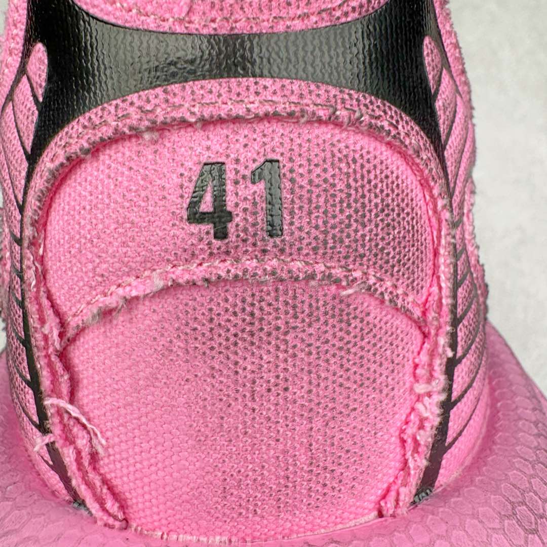 图片[15]-＃OG纯原 BALENCIAGA 3XL Sneakers 巴黎世家十代网布系带低帮走秀复古老爹鞋 黑色闪钻 全套原纸板楦头开发 最原汁原味的灵魂版型 全鞋荧光划线卡点 胶水把控整洁度追求极致完美 每一双都是工艺品 多重QC质检 超越公司货的品控标准 实实在在的免检产品 原盒原配 正确字体电绣 粗细、位置、大小正确 侧边TPU 透气孔匹配意产原版 正确分离大底 TPU软底 原版一致大底LOGO 立体感十足 原厂皮料水洗做旧 采购原厂网纱 不含皮革 网布材料和聚氨酯 磨损效果 鞋头边缘和后帮 Balenciaga 徽标 鞋面和后跟凸印尺码 鞋舌 3XL 橡胶品牌标识和反光细节 鞋帮拉袢和鞋舌拉祥 配反光细节 备用鞋带在鞋履前侧 可在穿着前取下 便于不同造型搭配 正常尺码 尺码：35 36 37 38 39 40 41 42 43 44 45 46-选品中心