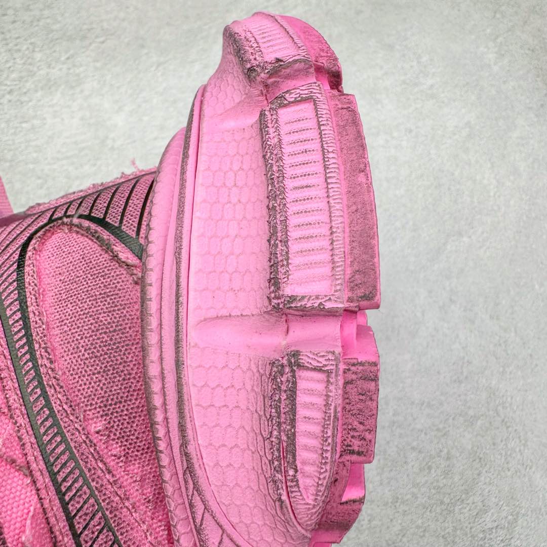 图片[13]-＃OG纯原 BALENCIAGA 3XL Sneakers 巴黎世家十代网布系带低帮走秀复古老爹鞋 黑色闪钻 全套原纸板楦头开发 最原汁原味的灵魂版型 全鞋荧光划线卡点 胶水把控整洁度追求极致完美 每一双都是工艺品 多重QC质检 超越公司货的品控标准 实实在在的免检产品 原盒原配 正确字体电绣 粗细、位置、大小正确 侧边TPU 透气孔匹配意产原版 正确分离大底 TPU软底 原版一致大底LOGO 立体感十足 原厂皮料水洗做旧 采购原厂网纱 不含皮革 网布材料和聚氨酯 磨损效果 鞋头边缘和后帮 Balenciaga 徽标 鞋面和后跟凸印尺码 鞋舌 3XL 橡胶品牌标识和反光细节 鞋帮拉袢和鞋舌拉祥 配反光细节 备用鞋带在鞋履前侧 可在穿着前取下 便于不同造型搭配 正常尺码 尺码：35 36 37 38 39 40 41 42 43 44 45 46-选品中心