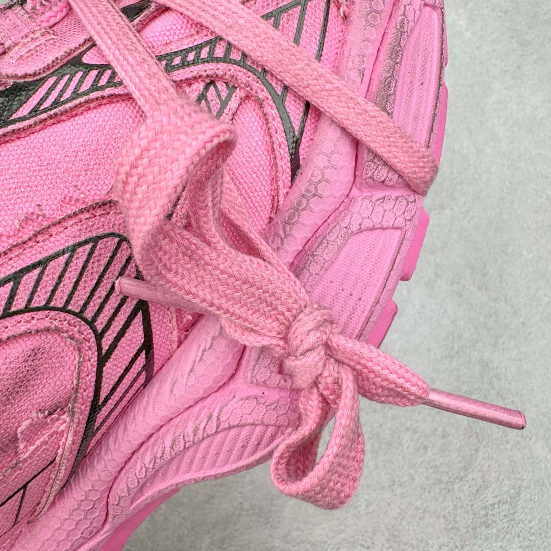 图片[16]-＃OG纯原 BALENCIAGA 3XL Sneakers 巴黎世家十代网布系带低帮走秀复古老爹鞋 黑色闪钻 全套原纸板楦头开发 最原汁原味的灵魂版型 全鞋荧光划线卡点 胶水把控整洁度追求极致完美 每一双都是工艺品 多重QC质检 超越公司货的品控标准 实实在在的免检产品 原盒原配 正确字体电绣 粗细、位置、大小正确 侧边TPU 透气孔匹配意产原版 正确分离大底 TPU软底 原版一致大底LOGO 立体感十足 原厂皮料水洗做旧 采购原厂网纱 不含皮革 网布材料和聚氨酯 磨损效果 鞋头边缘和后帮 Balenciaga 徽标 鞋面和后跟凸印尺码 鞋舌 3XL 橡胶品牌标识和反光细节 鞋帮拉袢和鞋舌拉祥 配反光细节 备用鞋带在鞋履前侧 可在穿着前取下 便于不同造型搭配 正常尺码 尺码：35 36 37 38 39 40 41 42 43 44 45 46-选品中心