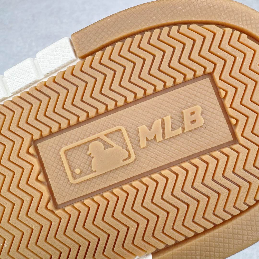 图片[20]-＃PB过验版 MLB Chunky Liner Basic 复古印花学长鞋系列低帮轻量增高厚底百搭休闲运动慢跑鞋板鞋 Korea韩国联名NY美国榄球纽约洋基队限定 目前可过轻松秒过各类鉴定 能操作的私聊 韩国代购专供 左脚内置NFC感应 区别市面贴纸假芯片 MLB专用菱形双针中底布 重点细节中底布带注胶孔 原厂NFC感应吊牌 支持鉴定 一个两位数 原盒原标 全套原楦原纸板原厂数据开发 中韩文保养标贴 绿色防霉片 平台代购专供 独家一比一RB+MD组合大底 高频后跟小人Logo精准对位立体饱满 正确网布加超迁鞋面 转印中底走线紧密 转印Logo工艺表层防刮不掉色 尺码：35 36 36.5 37.5 38 38.5 39 40 40.5 41 42 42.5 43 44 44.5 45-选品中心