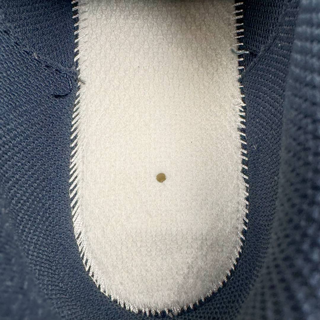 图片[11]-＃PB过验版 MLB Chunky Liner Basic 复古印花学长鞋系列低帮轻量增高厚底百搭休闲运动慢跑鞋板鞋 Korea韩国联名NY美国榄球纽约洋基队限定 目前可过轻松秒过各类鉴定 能操作的私聊 韩国代购专供 左脚内置NFC感应 区别市面贴纸假芯片 MLB专用菱形双针中底布 重点细节中底布带注胶孔 原厂NFC感应吊牌 支持鉴定 一个两位数 原盒原标 全套原楦原纸板原厂数据开发 中韩文保养标贴 绿色防霉片 平台代购专供 独家一比一RB+MD组合大底 高频后跟小人Logo精准对位立体饱满 正确网布加超迁鞋面 转印中底走线紧密 转印Logo工艺表层防刮不掉色 尺码：35 36 36.5 37.5 38 38.5 39 40 40.5 41 42 42.5 43 44 44.5 45-选品中心