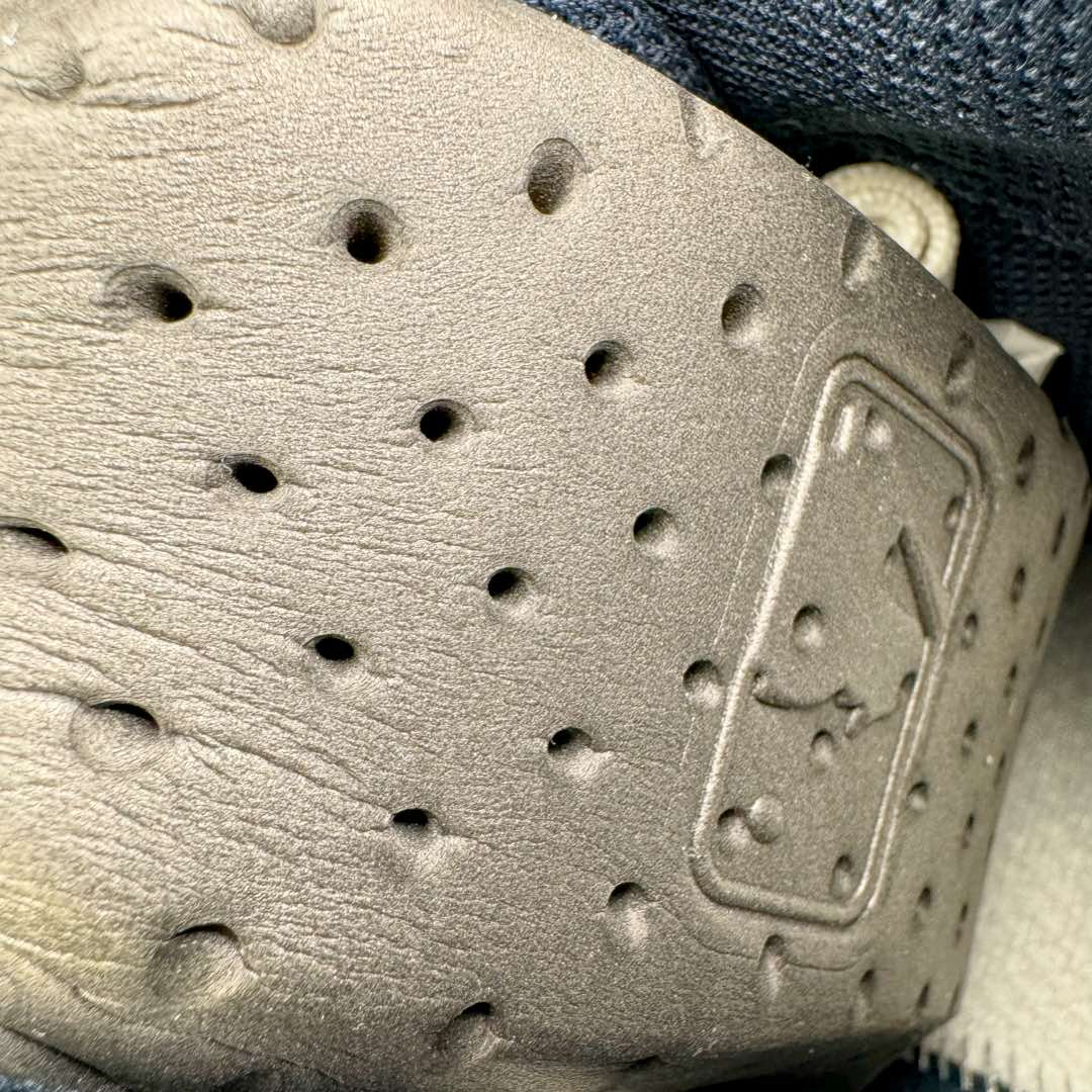 图片[10]-＃PB过验版 MLB Chunky Liner Basic 复古印花学长鞋系列低帮轻量增高厚底百搭休闲运动慢跑鞋板鞋 Korea韩国联名NY美国榄球纽约洋基队限定 目前可过轻松秒过各类鉴定 能操作的私聊 韩国代购专供 左脚内置NFC感应 区别市面贴纸假芯片 MLB专用菱形双针中底布 重点细节中底布带注胶孔 原厂NFC感应吊牌 支持鉴定 一个两位数 原盒原标 全套原楦原纸板原厂数据开发 中韩文保养标贴 绿色防霉片 平台代购专供 独家一比一RB+MD组合大底 高频后跟小人Logo精准对位立体饱满 正确网布加超迁鞋面 转印中底走线紧密 转印Logo工艺表层防刮不掉色 尺码：35 36 36.5 37.5 38 38.5 39 40 40.5 41 42 42.5 43 44 44.5 45-选品中心