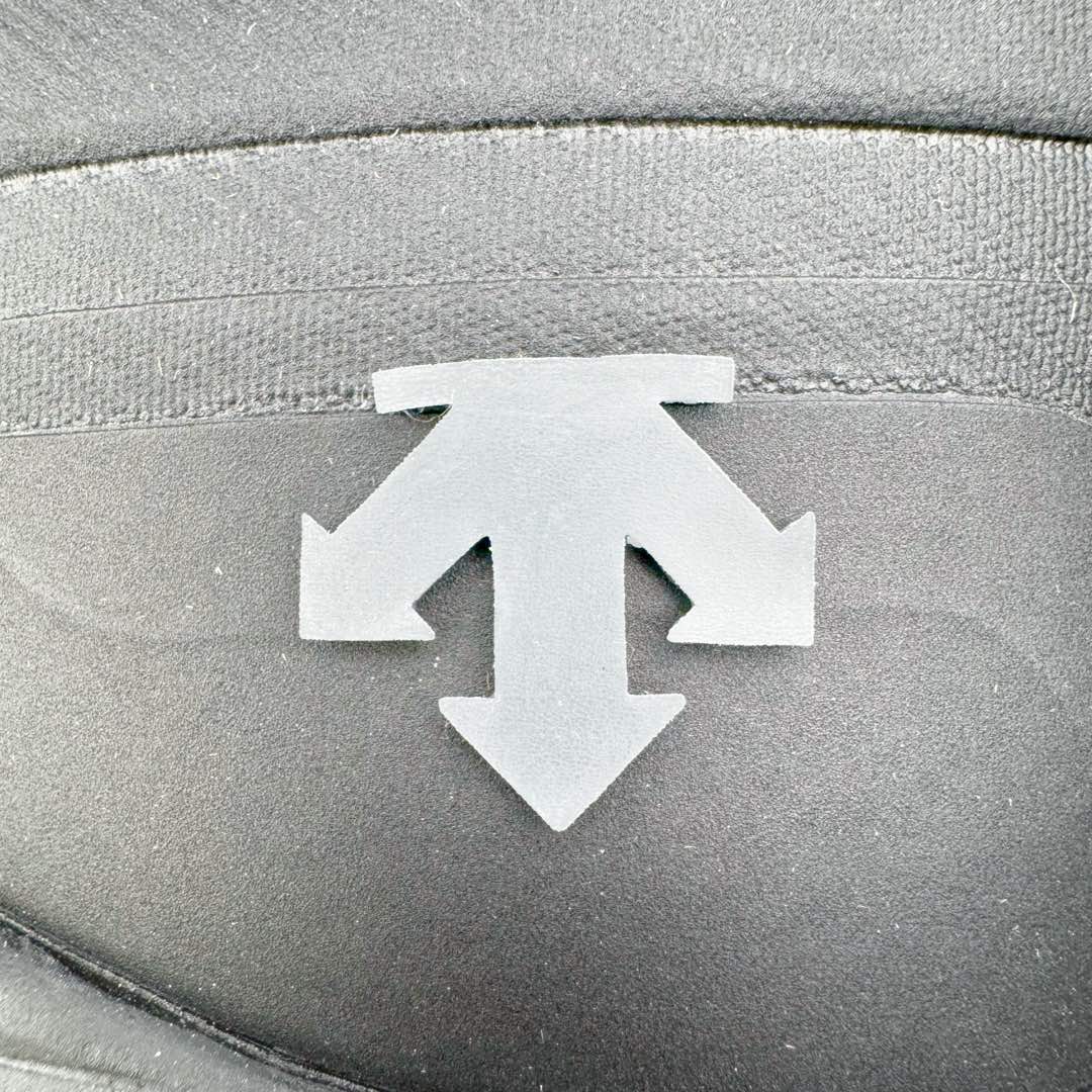 图片[15]-＃HP DESCENTE Dualis 迪桑特防水户外耐磨低帮生活休闲徒步登山鞋 DESCENTE（迪桑特）创立于1935年，品牌名取自法语词汇，意为“滑降”。品牌箭头标识代表滑雪的三种技术“高速直线滑行”、“穿越”和“侧滑”，也寓意品牌在打造高端专业运动产品中不断追求完美的创新精神，致力于成为中国高端专业滑雪、综训、女子、铁人三项、高尔夫的第一品牌。尺码：39 40 41 42 43 44 45-选品中心