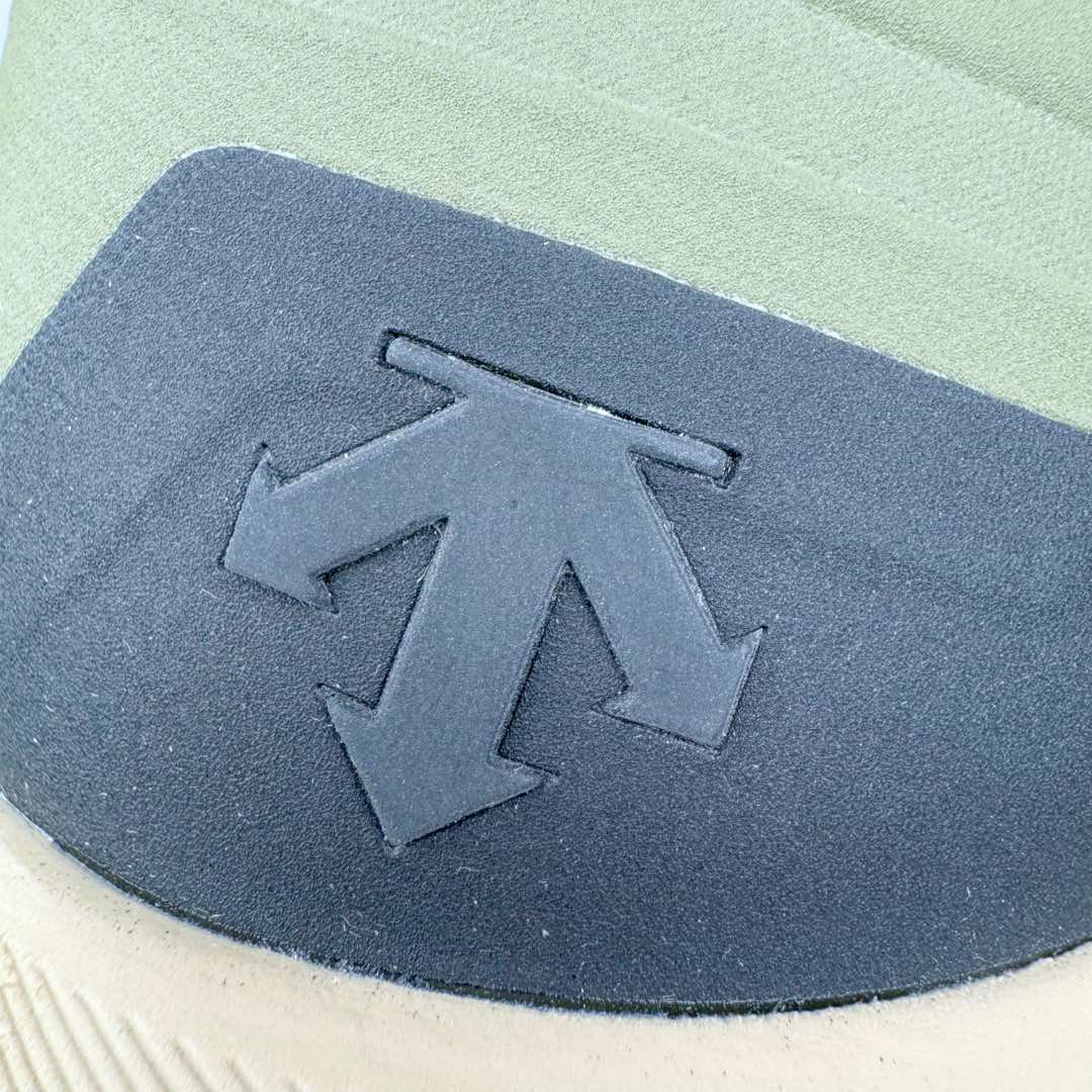 图片[18]-＃HP DESCENTE Dualis 迪桑特防水户外耐磨低帮生活休闲徒步登山鞋 DESCENTE（迪桑特）创立于1935年，品牌名取自法语词汇，意为“滑降”。品牌箭头标识代表滑雪的三种技术“高速直线滑行”、“穿越”和“侧滑”，也寓意品牌在打造高端专业运动产品中不断追求完美的创新精神，致力于成为中国高端专业滑雪、综训、女子、铁人三项、高尔夫的第一品牌。尺码：39 40 41 42 43 44 45-选品中心