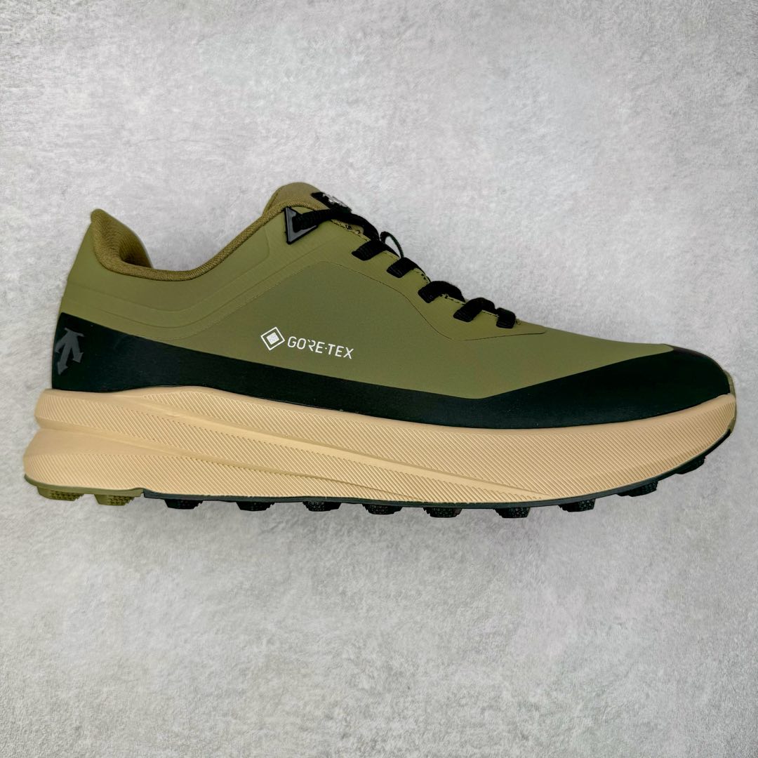 ＃HP DESCENTE Dualis 迪桑特防水户外耐磨低帮生活休闲徒步登山鞋 DESCENTE（迪桑特）创立于1935年，品牌名取自法语词汇，意为“滑降”。品牌箭头标识代表滑雪的三种技术“高速直线滑行”、“穿越”和“侧滑”，也寓意品牌在打造高端专业运动产品中不断追求完美的创新精神，致力于成为中国高端专业滑雪、综训、女子、铁人三项、高尔夫的第一品牌。尺码：39 40 41 42 43 44 45-选品中心