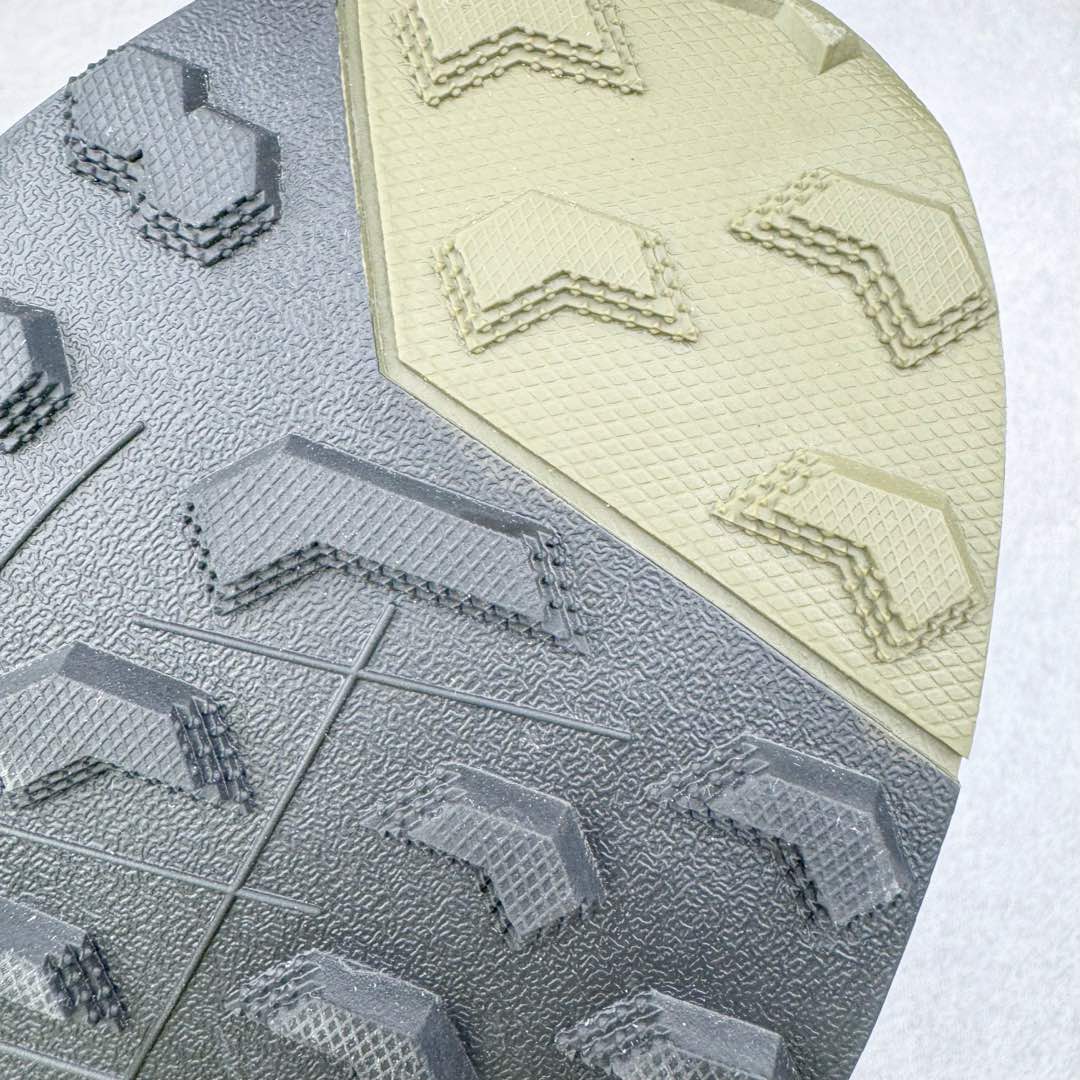 图片[20]-＃HP DESCENTE Dualis 迪桑特防水户外耐磨低帮生活休闲徒步登山鞋 DESCENTE（迪桑特）创立于1935年，品牌名取自法语词汇，意为“滑降”。品牌箭头标识代表滑雪的三种技术“高速直线滑行”、“穿越”和“侧滑”，也寓意品牌在打造高端专业运动产品中不断追求完美的创新精神，致力于成为中国高端专业滑雪、综训、女子、铁人三项、高尔夫的第一品牌。尺码：39 40 41 42 43 44 45-选品中心