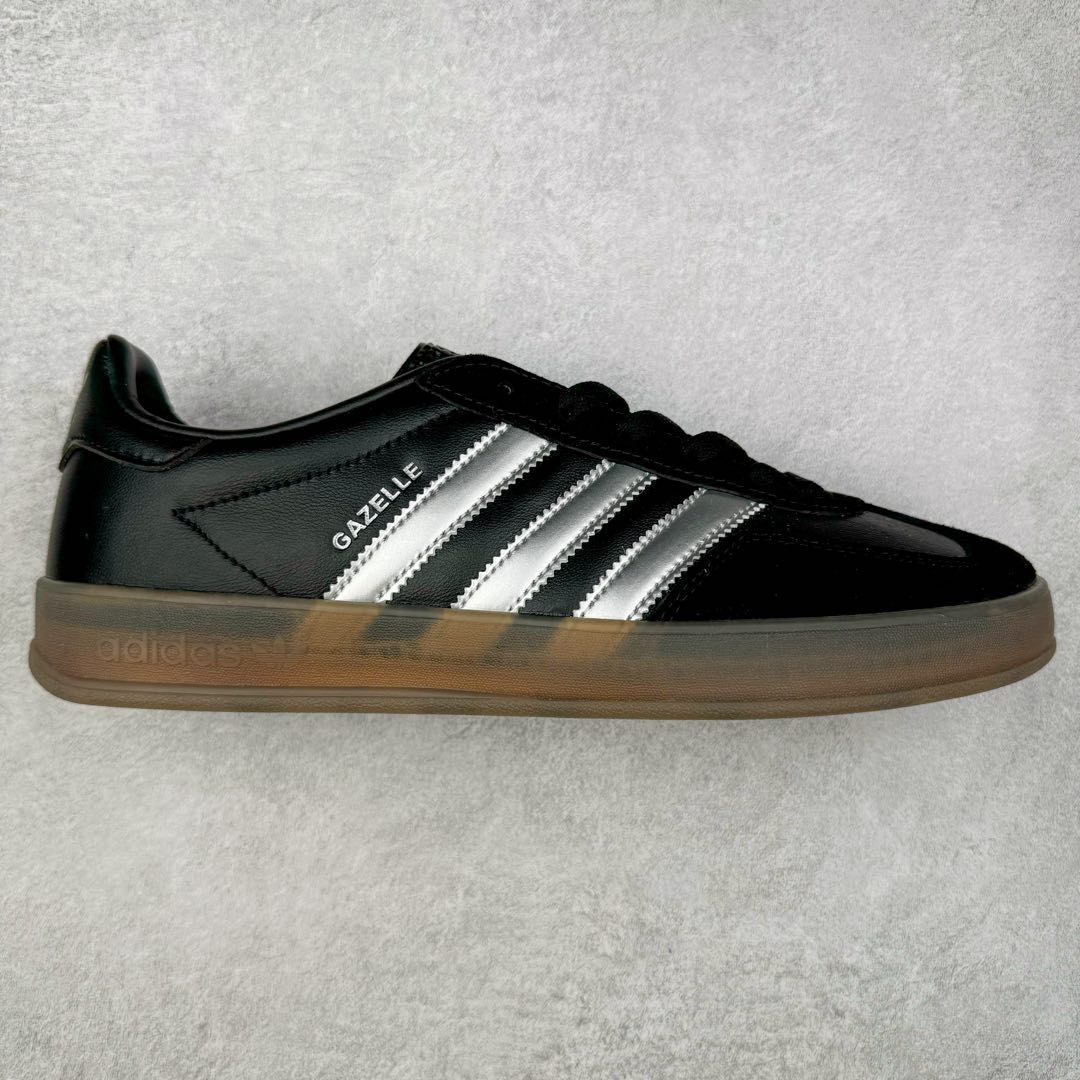 AD Gazelle Indoor Trainers 羚羊内训系列低帮复古百搭休闲运动德训风板鞋 JH8837 90年代经典的复刻版！自60年代以足球训练鞋面世以来,Gazelle就以其经典设计席卷全球。1991年版本的复刻,再造经典Gazelle。采用皮革打造,搭配浊色细节,让这款经典更加简约。尺码：36 36⅔ 37⅓ 38 38⅔ 39⅓ 40 40⅔ 41⅓ 42 42⅔ 43⅓ 44 45-选品中心