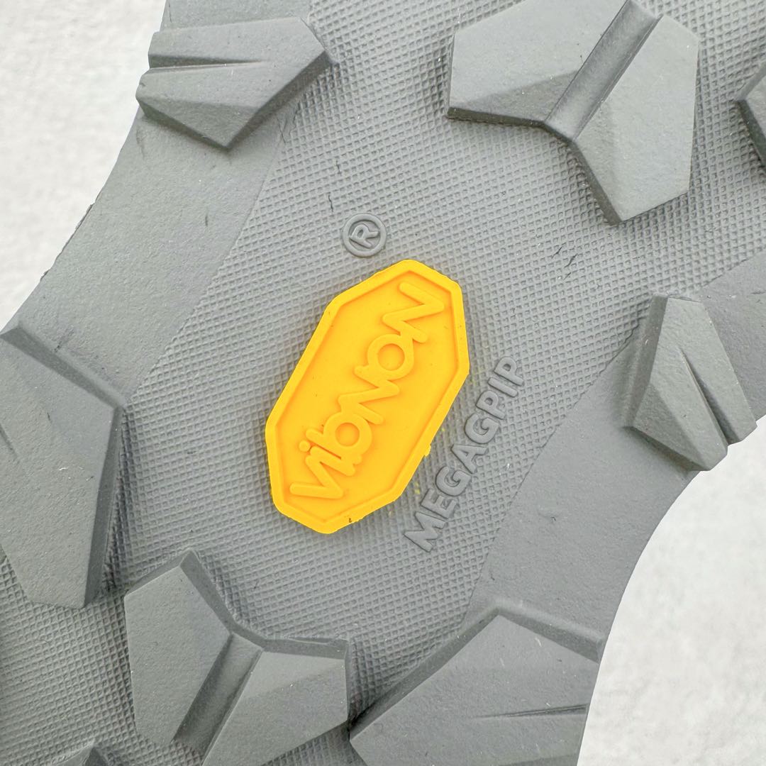 图片[16]-＃HP Arcteryx Kopec GTX 始祖鸟户外防水透气低帮徒步登山鞋 Arcteryx中文名始祖鸟，加拿大户外服饰品牌，1989年创立于加拿大温哥华。始祖鸟来自加拿大海岸山脉，植根高山的专业户外品牌，始终秉承对精湛设计和工艺孜孜以求的准则。从1989年创立至今，Arcteryx始终不断在产品设计与做工上不惜工本，以满足始祖鸟的标准。品质、设计以及精简的理念造就了其良好的性能，并能满足严苛环境下的使用需求。尺码：39 40 41 42 43 44 45-选品中心