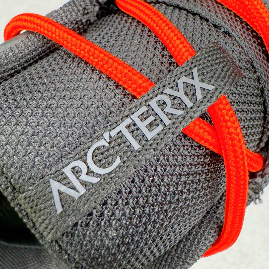 图片[11]-＃HP Arcteryx Kopec GTX 始祖鸟户外防水透气低帮徒步登山鞋 Arcteryx中文名始祖鸟，加拿大户外服饰品牌，1989年创立于加拿大温哥华。始祖鸟来自加拿大海岸山脉，植根高山的专业户外品牌，始终秉承对精湛设计和工艺孜孜以求的准则。从1989年创立至今，Arcteryx始终不断在产品设计与做工上不惜工本，以满足始祖鸟的标准。品质、设计以及精简的理念造就了其良好的性能，并能满足严苛环境下的使用需求。尺码：39 40 41 42 43 44 45-选品中心