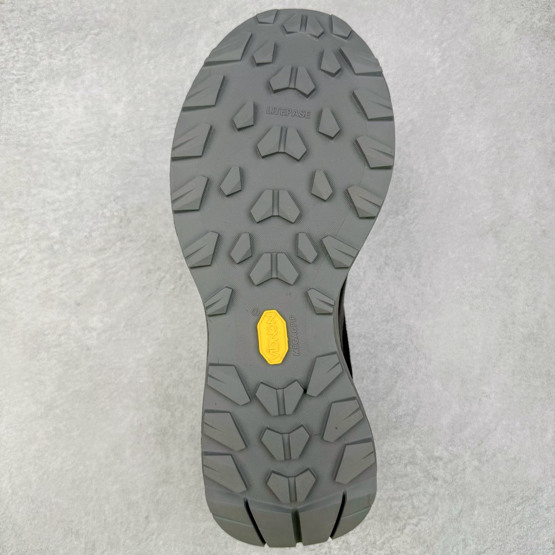 图片[9]-＃HP Arcteryx Kopec GTX 始祖鸟户外防水透气低帮徒步登山鞋 Arcteryx中文名始祖鸟，加拿大户外服饰品牌，1989年创立于加拿大温哥华。始祖鸟来自加拿大海岸山脉，植根高山的专业户外品牌，始终秉承对精湛设计和工艺孜孜以求的准则。从1989年创立至今，Arcteryx始终不断在产品设计与做工上不惜工本，以满足始祖鸟的标准。品质、设计以及精简的理念造就了其良好的性能，并能满足严苛环境下的使用需求。尺码：39 40 41 42 43 44 45-选品中心