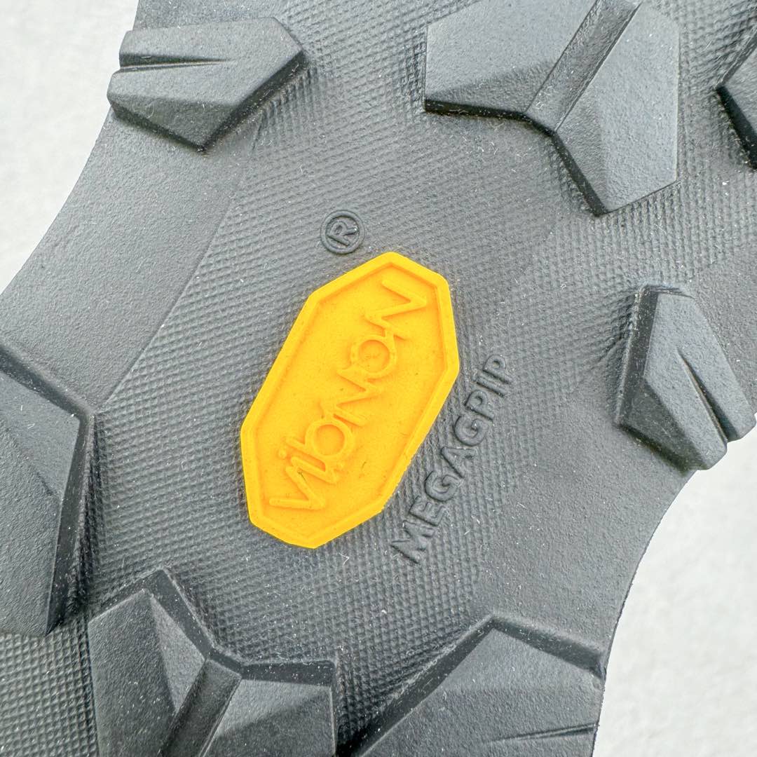 图片[20]-＃HP Arcteryx Kopec GTX 始祖鸟户外防水透气低帮徒步登山鞋 Arcteryx中文名始祖鸟，加拿大户外服饰品牌，1989年创立于加拿大温哥华。始祖鸟来自加拿大海岸山脉，植根高山的专业户外品牌，始终秉承对精湛设计和工艺孜孜以求的准则。从1989年创立至今，Arcteryx始终不断在产品设计与做工上不惜工本，以满足始祖鸟的标准。品质、设计以及精简的理念造就了其良好的性能，并能满足严苛环境下的使用需求。尺码：39 40 41 42 43 44 45-选品中心