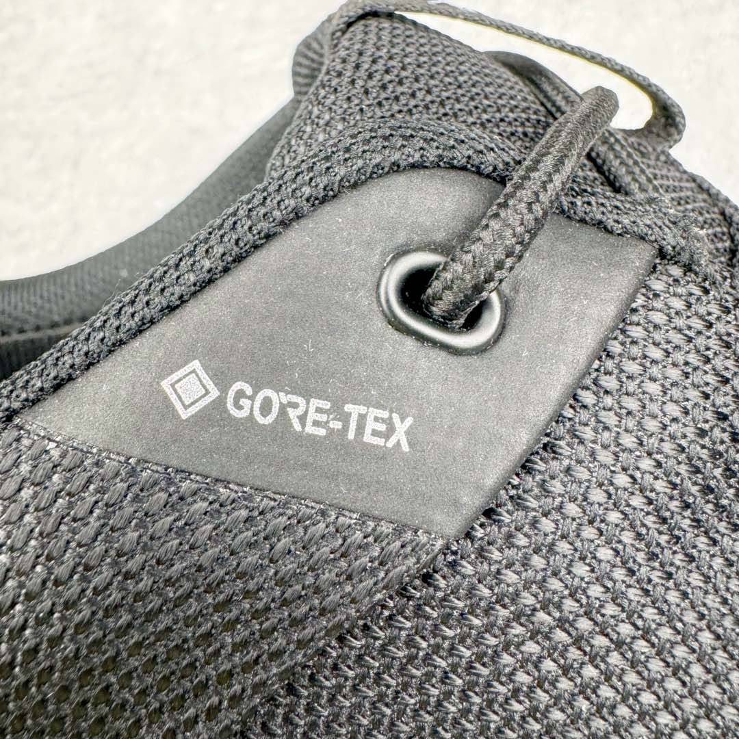 图片[17]-＃HP Arcteryx Kopec GTX 始祖鸟户外防水透气低帮徒步登山鞋 Arcteryx中文名始祖鸟，加拿大户外服饰品牌，1989年创立于加拿大温哥华。始祖鸟来自加拿大海岸山脉，植根高山的专业户外品牌，始终秉承对精湛设计和工艺孜孜以求的准则。从1989年创立至今，Arcteryx始终不断在产品设计与做工上不惜工本，以满足始祖鸟的标准。品质、设计以及精简的理念造就了其良好的性能，并能满足严苛环境下的使用需求。尺码：39 40 41 42 43 44 45-选品中心