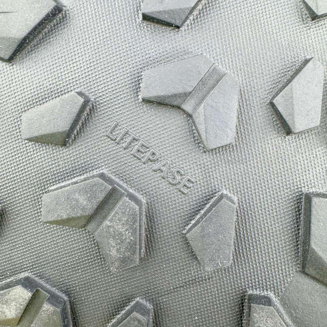 图片[19]-＃HP Arcteryx Kopec GTX 始祖鸟户外防水透气低帮徒步登山鞋 Arcteryx中文名始祖鸟，加拿大户外服饰品牌，1989年创立于加拿大温哥华。始祖鸟来自加拿大海岸山脉，植根高山的专业户外品牌，始终秉承对精湛设计和工艺孜孜以求的准则。从1989年创立至今，Arcteryx始终不断在产品设计与做工上不惜工本，以满足始祖鸟的标准。品质、设计以及精简的理念造就了其良好的性能，并能满足严苛环境下的使用需求。尺码：39 40 41 42 43 44 45-选品中心