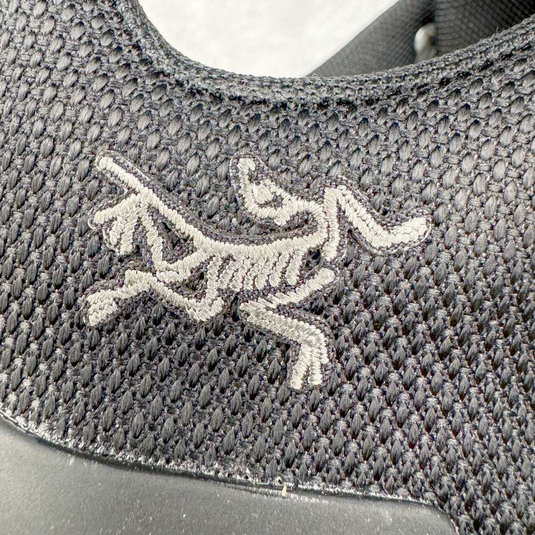 图片[16]-＃HP Arcteryx Kopec GTX 始祖鸟户外防水透气低帮徒步登山鞋 Arcteryx中文名始祖鸟，加拿大户外服饰品牌，1989年创立于加拿大温哥华。始祖鸟来自加拿大海岸山脉，植根高山的专业户外品牌，始终秉承对精湛设计和工艺孜孜以求的准则。从1989年创立至今，Arcteryx始终不断在产品设计与做工上不惜工本，以满足始祖鸟的标准。品质、设计以及精简的理念造就了其良好的性能，并能满足严苛环境下的使用需求。尺码：39 40 41 42 43 44 45-选品中心