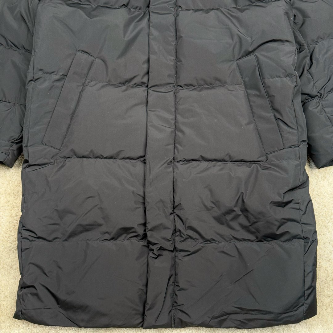 图片[8]-＃暖冬福利 𝐌𝐋𝐁 纽约洋基队𝐍𝐘 小标刺绣LOGO长款连帽羽绒服 三标齐全、男女同款、加厚保暖、下雪的城市、直接入它！ MLB是韩国F&F旗下潮流服装品牌，拥有150年历史的经典传统，是街头文化和国际生活方式的领导者。MLB 拥有包括男装、女装、童装、配饰 在内的全品类服饰，提供覆盖各性别、各年龄层、From HeadtoToe的穿搭装备。其产品结合了韩国的时尚造型与质感，展现了运动服饰也可以兼具时尚潮流的风格。在产品设计上，MLB不仅融合了美国职业棒球大联盟的各当家球队，更结合了棒球运动中的各个元素。 采用国标80%白鸭绒，独家使用正品同步羽绒 正品同步面料： 100% 锦纶; 里料： 100% 锦纶 原厂定制电镀五金辅料，非市场各类复刻版！市面最顶级没有之一。 配色：黑色 白色 尺码：XS-XXL-选品中心