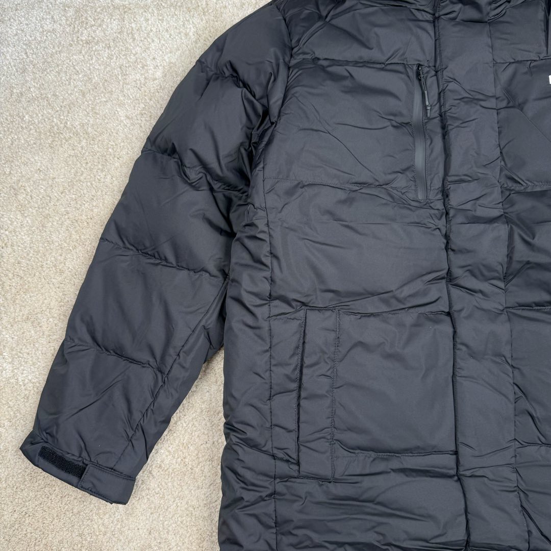 图片[5]-＃暖冬福利 THE NORTH FACE GO FREE 北面纯色印花Logo拉链长款连帽大衣羽绒服 申敏儿同款 非常高端的旗舰系列 生命不息 探索不止 冬天除了被窝其他地方都是远方 让你隔绝寒冷的最强单品 挑战极地风寒 ✨加长版型 裁剪非常花心思 情侣搭配起来感觉可以炸掉一条街 经典简约风 工装大口袋设计 全部都是立体口袋哦 休闲连帽设计 ✨高端户外防风防水面料 高强度防风防水 十级水压 不管是什么样的恶劣天气随便造 大身采用高密度GORE材质 镀膜来的哦 科技EPTFE涂层镀膜 相信我 不管是手感 还是穿着的舒适感这种面料必须是顶级的 非常的细腻 顺滑挺括 而且 舒适感还非常的好 ✨此款羽绒服极地御寒 胸前北面小Logo经典款式 手臂logo 设计 袖口魔术贴设计 让衣服增加亮点 北面Logo 让人一眼就看出衣服的与众不同 背后还有同款刺绣Logo 标志性强烈 做工 细节 咱们不多说了 这款羽绒服 完全可以说是今年最棒的一款之一 目前来说 我相信 我再也不会有这样心动的感觉了 尺码：XS S M L XL XXL-选品中心