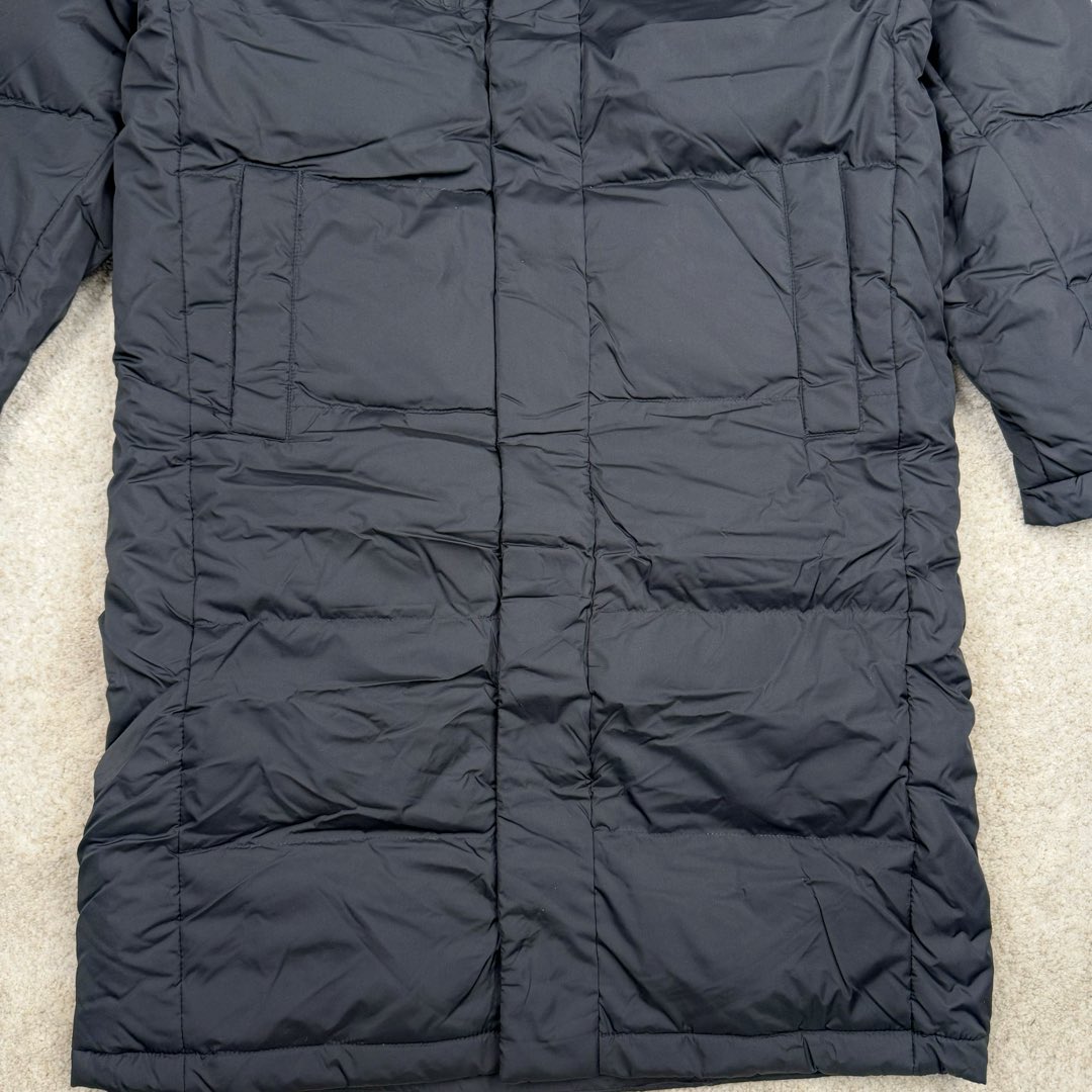 图片[8]-＃暖冬福利 THE NORTH FACE GO FREE 北面纯色印花Logo拉链长款连帽大衣羽绒服 申敏儿同款 非常高端的旗舰系列 生命不息 探索不止 冬天除了被窝其他地方都是远方 让你隔绝寒冷的最强单品 挑战极地风寒 ✨加长版型 裁剪非常花心思 情侣搭配起来感觉可以炸掉一条街 经典简约风 工装大口袋设计 全部都是立体口袋哦 休闲连帽设计 ✨高端户外防风防水面料 高强度防风防水 十级水压 不管是什么样的恶劣天气随便造 大身采用高密度GORE材质 镀膜来的哦 科技EPTFE涂层镀膜 相信我 不管是手感 还是穿着的舒适感这种面料必须是顶级的 非常的细腻 顺滑挺括 而且 舒适感还非常的好 ✨此款羽绒服极地御寒 胸前北面小Logo经典款式 手臂logo 设计 袖口魔术贴设计 让衣服增加亮点 北面Logo 让人一眼就看出衣服的与众不同 背后还有同款刺绣Logo 标志性强烈 做工 细节 咱们不多说了 这款羽绒服 完全可以说是今年最棒的一款之一 目前来说 我相信 我再也不会有这样心动的感觉了 尺码：XS S M L XL XXL-选品中心