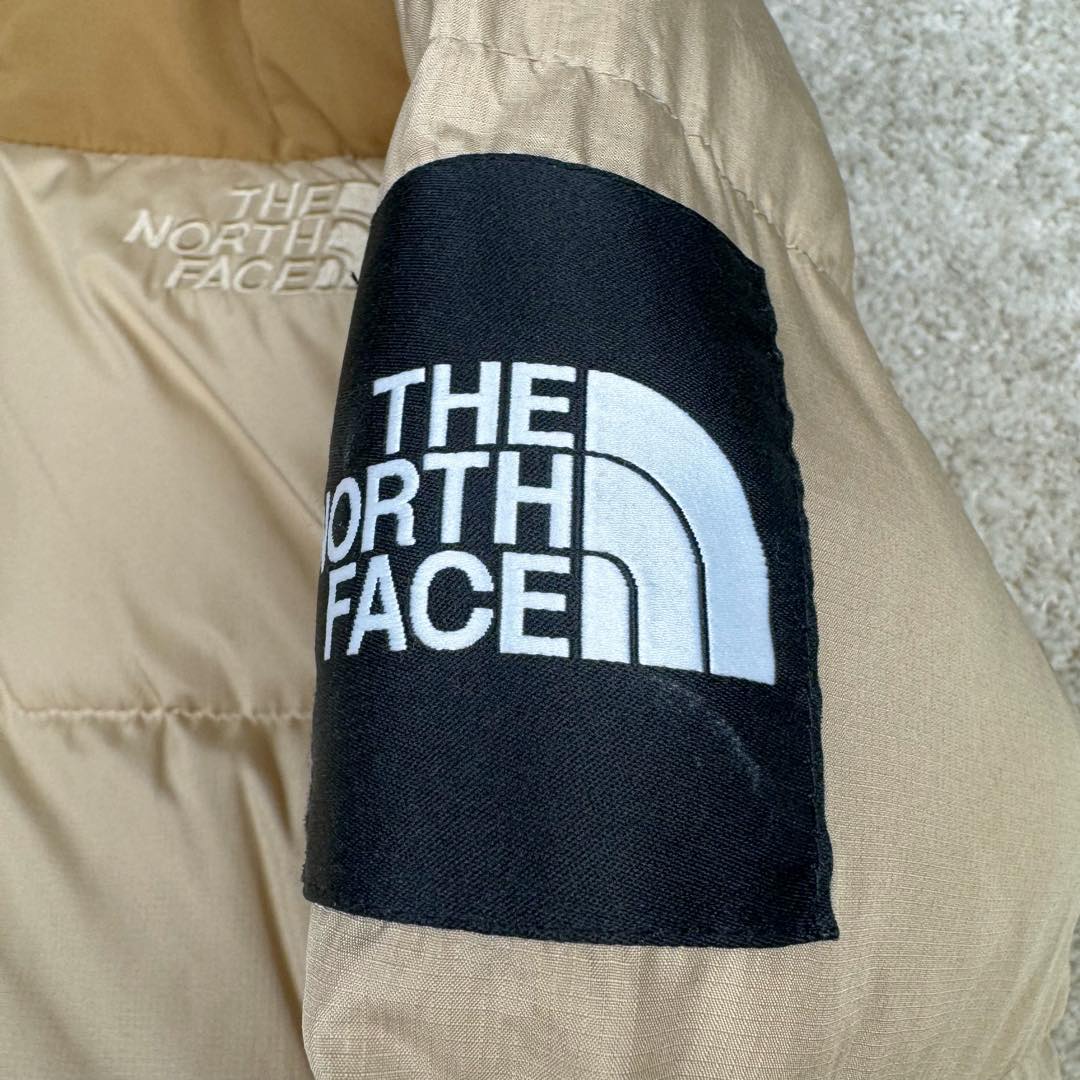 图片[11]-＃暖冬福利 THE NORTH FACE GO FREE 北面纯色印花Logo拉链长款连帽大衣羽绒服 申敏儿同款 非常高端的旗舰系列 生命不息 探索不止 冬天除了被窝其他地方都是远方 让你隔绝寒冷的最强单品 挑战极地风寒 ✨加长版型 裁剪非常花心思 情侣搭配起来感觉可以炸掉一条街 经典简约风 工装大口袋设计 全部都是立体口袋哦 休闲连帽设计 ✨高端户外防风防水面料 高强度防风防水 十级水压 不管是什么样的恶劣天气随便造 大身采用高密度GORE材质 镀膜来的哦 科技EPTFE涂层镀膜 相信我 不管是手感 还是穿着的舒适感这种面料必须是顶级的 非常的细腻 顺滑挺括 而且 舒适感还非常的好 ✨此款羽绒服极地御寒 胸前北面小Logo经典款式 手臂logo 设计 袖口魔术贴设计 让衣服增加亮点 北面Logo 让人一眼就看出衣服的与众不同 背后还有同款刺绣Logo 标志性强烈 做工 细节 咱们不多说了 这款羽绒服 完全可以说是今年最棒的一款之一 目前来说 我相信 我再也不会有这样心动的感觉了 尺码：XS S M L XL XXL-选品中心