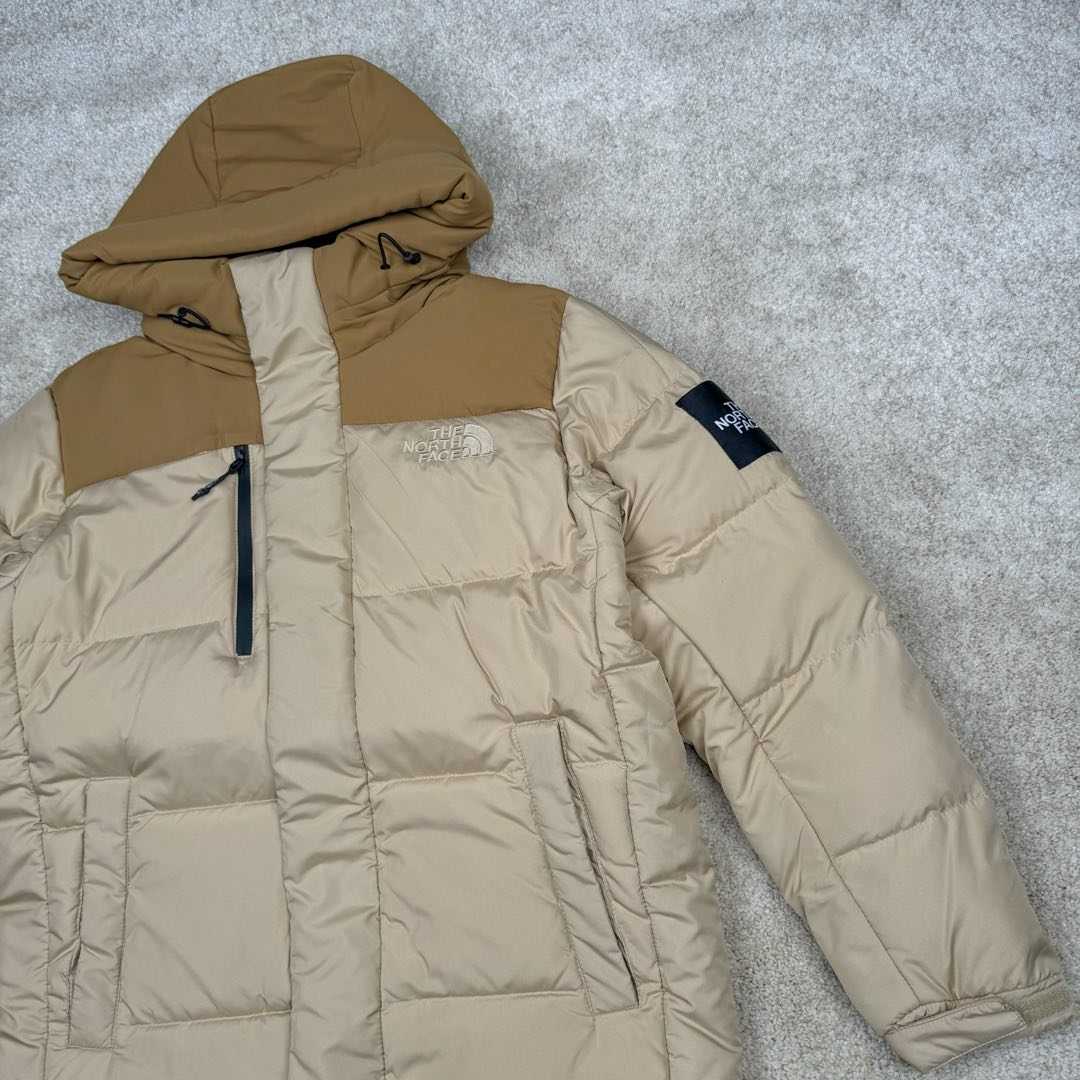 图片[7]-＃暖冬福利 THE NORTH FACE GO FREE 北面纯色印花Logo拉链长款连帽大衣羽绒服 申敏儿同款 非常高端的旗舰系列 生命不息 探索不止 冬天除了被窝其他地方都是远方 让你隔绝寒冷的最强单品 挑战极地风寒 ✨加长版型 裁剪非常花心思 情侣搭配起来感觉可以炸掉一条街 经典简约风 工装大口袋设计 全部都是立体口袋哦 休闲连帽设计 ✨高端户外防风防水面料 高强度防风防水 十级水压 不管是什么样的恶劣天气随便造 大身采用高密度GORE材质 镀膜来的哦 科技EPTFE涂层镀膜 相信我 不管是手感 还是穿着的舒适感这种面料必须是顶级的 非常的细腻 顺滑挺括 而且 舒适感还非常的好 ✨此款羽绒服极地御寒 胸前北面小Logo经典款式 手臂logo 设计 袖口魔术贴设计 让衣服增加亮点 北面Logo 让人一眼就看出衣服的与众不同 背后还有同款刺绣Logo 标志性强烈 做工 细节 咱们不多说了 这款羽绒服 完全可以说是今年最棒的一款之一 目前来说 我相信 我再也不会有这样心动的感觉了 尺码：XS S M L XL XXL-选品中心