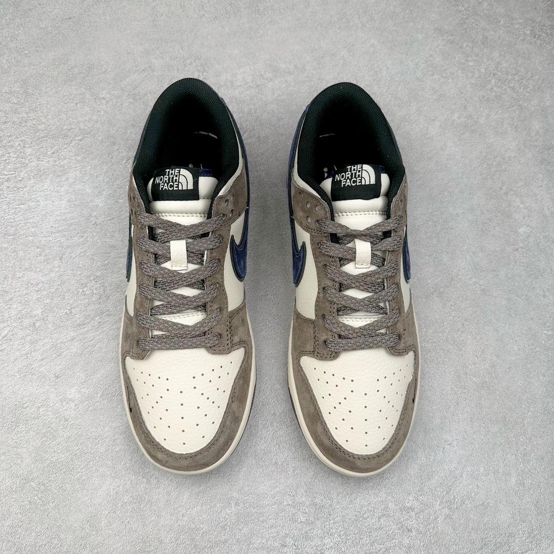 图片[2]-NK Dunk Low 定制配色 XS1086-006 大厂出品 极力推荐 原装头层材料 独家版型蒸餾加工帶來的是更好的视觉和脚感体验大厂纯原品质出货 清洁度 电绣工艺 皮料切割干净无任何毛边 细节完美 尺码：36 36.5 37.5 38 38.5 39 40 40.5 41 42 42.5 43 44 44.5 45 46 47.5-选品中心