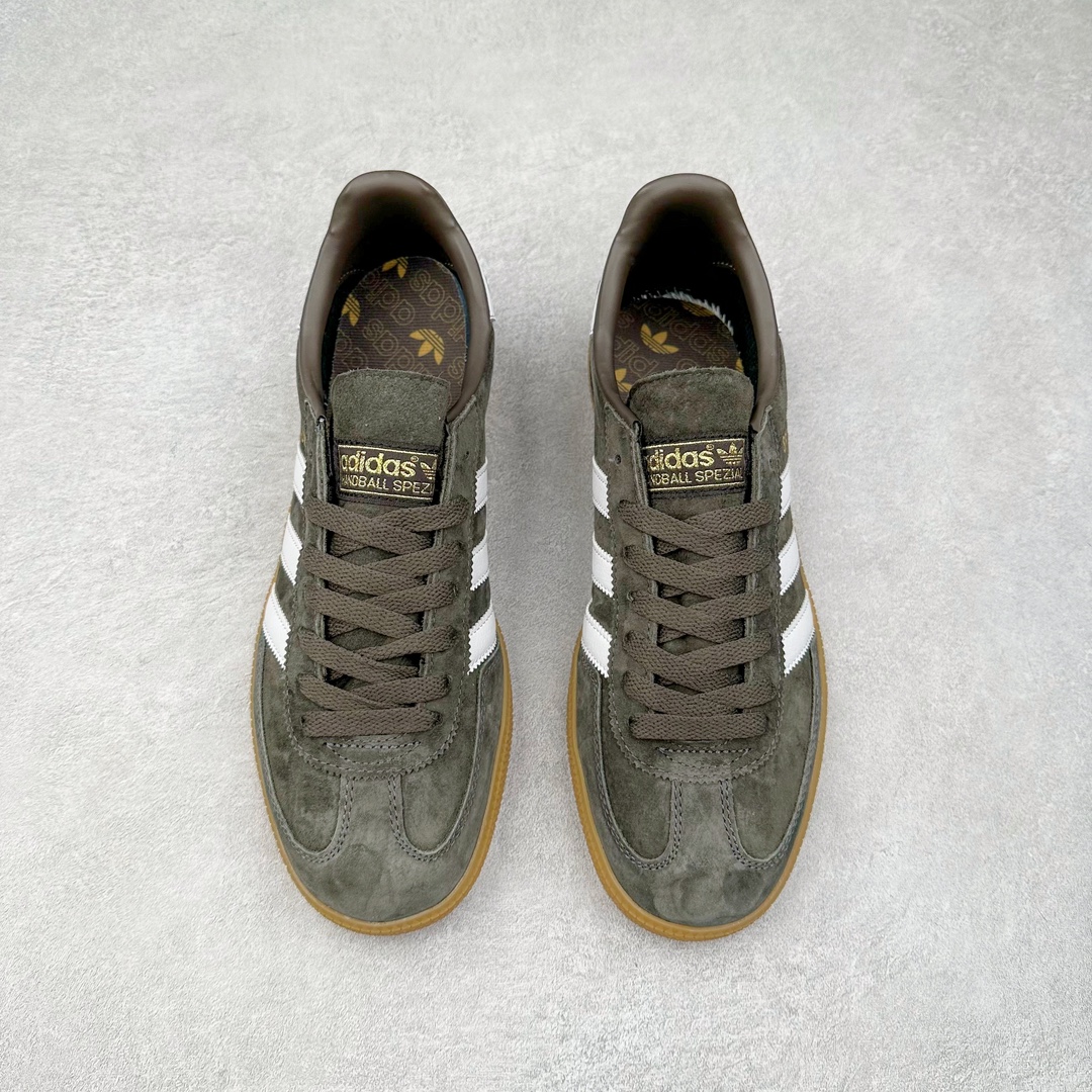 图片[2]-AD Originals Handball SPZL 手球运动员系列百搭休闲运动板鞋 IE5307 这款来自阿迪达斯的这款HANDBALL SPZL前身是一双手球运动鞋，这一次拿来复刻，所以鞋面的主要色彩选用了黑色， 鞋面外侧除了Spezial字母之外还有三叶草标志。Handball SPZL作为复古手球训练鞋与作为室内足球鞋的Samba有着异曲同工之处，但是质感更为出众的鞋身以及丰富的配色选择比起Samba来讲可以说是更胜一筹了！尺码：36 36⅔ 37⅓ 38 38⅔ 39⅓ 40 40⅔ 41⅓ 42 42⅔ 43⅓ 44 45-选品中心