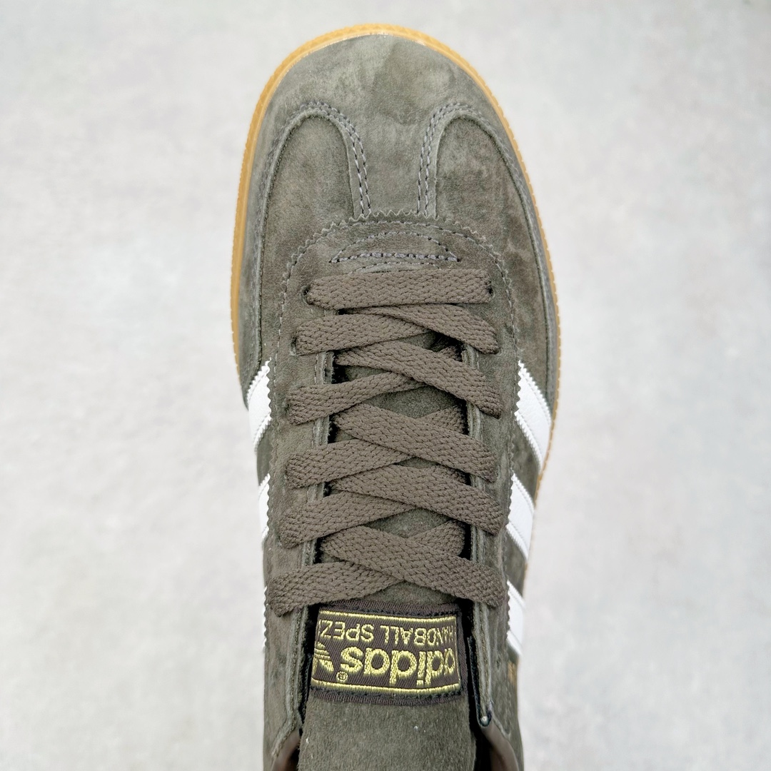 图片[4]-AD Originals Handball SPZL 手球运动员系列百搭休闲运动板鞋 IE5307 这款来自阿迪达斯的这款HANDBALL SPZL前身是一双手球运动鞋，这一次拿来复刻，所以鞋面的主要色彩选用了黑色， 鞋面外侧除了Spezial字母之外还有三叶草标志。Handball SPZL作为复古手球训练鞋与作为室内足球鞋的Samba有着异曲同工之处，但是质感更为出众的鞋身以及丰富的配色选择比起Samba来讲可以说是更胜一筹了！尺码：36 36⅔ 37⅓ 38 38⅔ 39⅓ 40 40⅔ 41⅓ 42 42⅔ 43⅓ 44 45-选品中心
