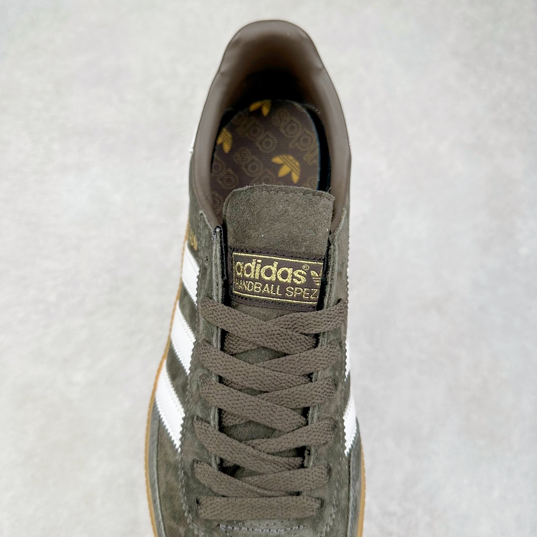 图片[5]-AD Originals Handball SPZL 手球运动员系列百搭休闲运动板鞋 IE5307 这款来自阿迪达斯的这款HANDBALL SPZL前身是一双手球运动鞋，这一次拿来复刻，所以鞋面的主要色彩选用了黑色， 鞋面外侧除了Spezial字母之外还有三叶草标志。Handball SPZL作为复古手球训练鞋与作为室内足球鞋的Samba有着异曲同工之处，但是质感更为出众的鞋身以及丰富的配色选择比起Samba来讲可以说是更胜一筹了！尺码：36 36⅔ 37⅓ 38 38⅔ 39⅓ 40 40⅔ 41⅓ 42 42⅔ 43⅓ 44 45-选品中心
