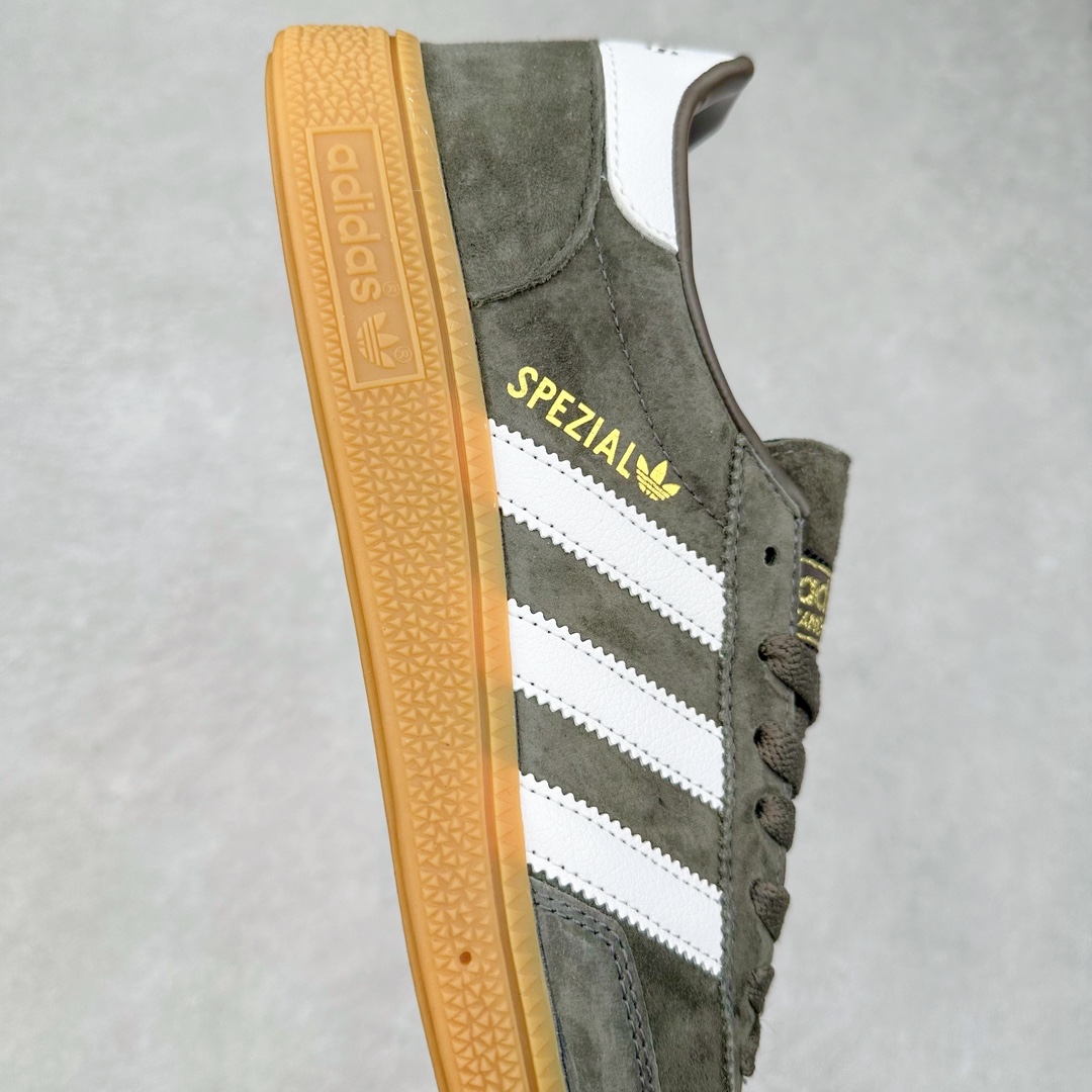 图片[6]-AD Originals Handball SPZL 手球运动员系列百搭休闲运动板鞋 IE5307 这款来自阿迪达斯的这款HANDBALL SPZL前身是一双手球运动鞋，这一次拿来复刻，所以鞋面的主要色彩选用了黑色， 鞋面外侧除了Spezial字母之外还有三叶草标志。Handball SPZL作为复古手球训练鞋与作为室内足球鞋的Samba有着异曲同工之处，但是质感更为出众的鞋身以及丰富的配色选择比起Samba来讲可以说是更胜一筹了！尺码：36 36⅔ 37⅓ 38 38⅔ 39⅓ 40 40⅔ 41⅓ 42 42⅔ 43⅓ 44 45-选品中心