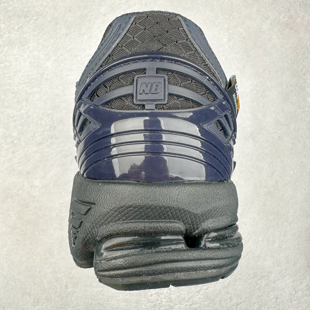 图片[8]-＃DT纯原 新百伦NB New Balance M1906系列 全套原楦原纸板原厂数据开发 进口三明治网面 原装进口皮料正确绒感卡色 正确中底拉帮中底网布细节 原厂标裁 带紫光防伪 定制后跟透明水晶模块 冲裁组合 大底贴合程度胶水上色把控完美 整洁度挑战全网艺术家 多道序QC把关品质完善 匠心打造 耗时两个月开发完成 工艺极其复杂难度可想而知 新开独立私模大底 正确六层组合大底 高端零售专供产物 尺码：36 37 37.5 38 38.5 39 40 40.5 41 42 42.5 43 44 45-选品中心