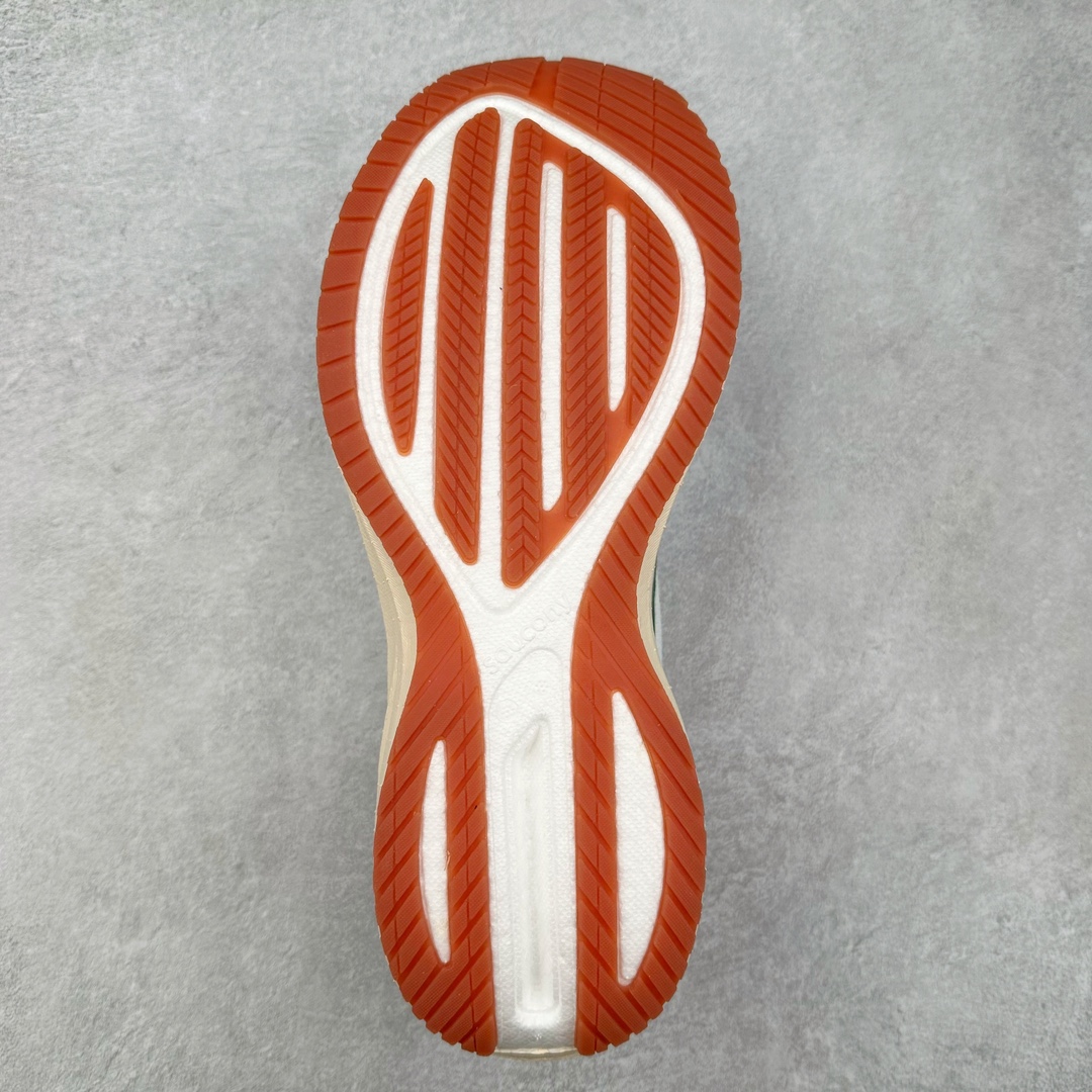 图片[9]-＃GX纯原 Saucony Triumph 21 索康尼胜利21代旗舰级缓震型跑鞋 性能相比前几代再升级：鞋面采用全新升级的工学网设计 贴合脚部更透气 中底部分使用最新的PWRRUN+材质 搭配PWRRUN+鞋垫使中底的大幅加厚 10mm坡差进一步提供缓震、回弹性能 内底则采用了FORMFIT动态适应系统 动态契合脚型 提升包裹性和舒适性 提供更卓越的动态回馈体验 XT-900橡胶大底 可提供良好的抓地力和较强抗磨性能 尺码：35.5 36 36.5 37.5 38 38.5 39 40 40.5 41 42 42.5 43 44 44.5 45 46-选品中心