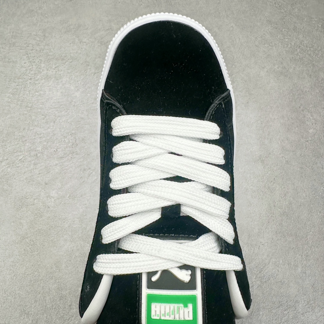 图片[4]-＃特价福利 PUMA SUEDE XL 彪马新款面包鞋男女同款复古休闲板鞋 鞋身通体采用细腻的麂皮材质 厚实柔软 质感出众 鞋侧保留PUMA标志性跑道图案 侧面与后跟点缀金属色PUMA LOGO 兼具辨识度与细节感 加厚鞋垫、饱满鞋舌 搭配加宽扁形鞋带 使得穿着感更加贴合与舒适 值得一提的是 本季SUEDE XL鞋款以黑色、红色及蓝色最为瞩目 经典黑的配色 在低调之余可轻松驾驭任何潮流风格造型 而高饱和度的配色 则是当之无愧的早春出街利器。货号： 395205 尺码：36 37 37.5 38 38.5 39 40 40.5 41 42 42.5 43 44 45-选品中心